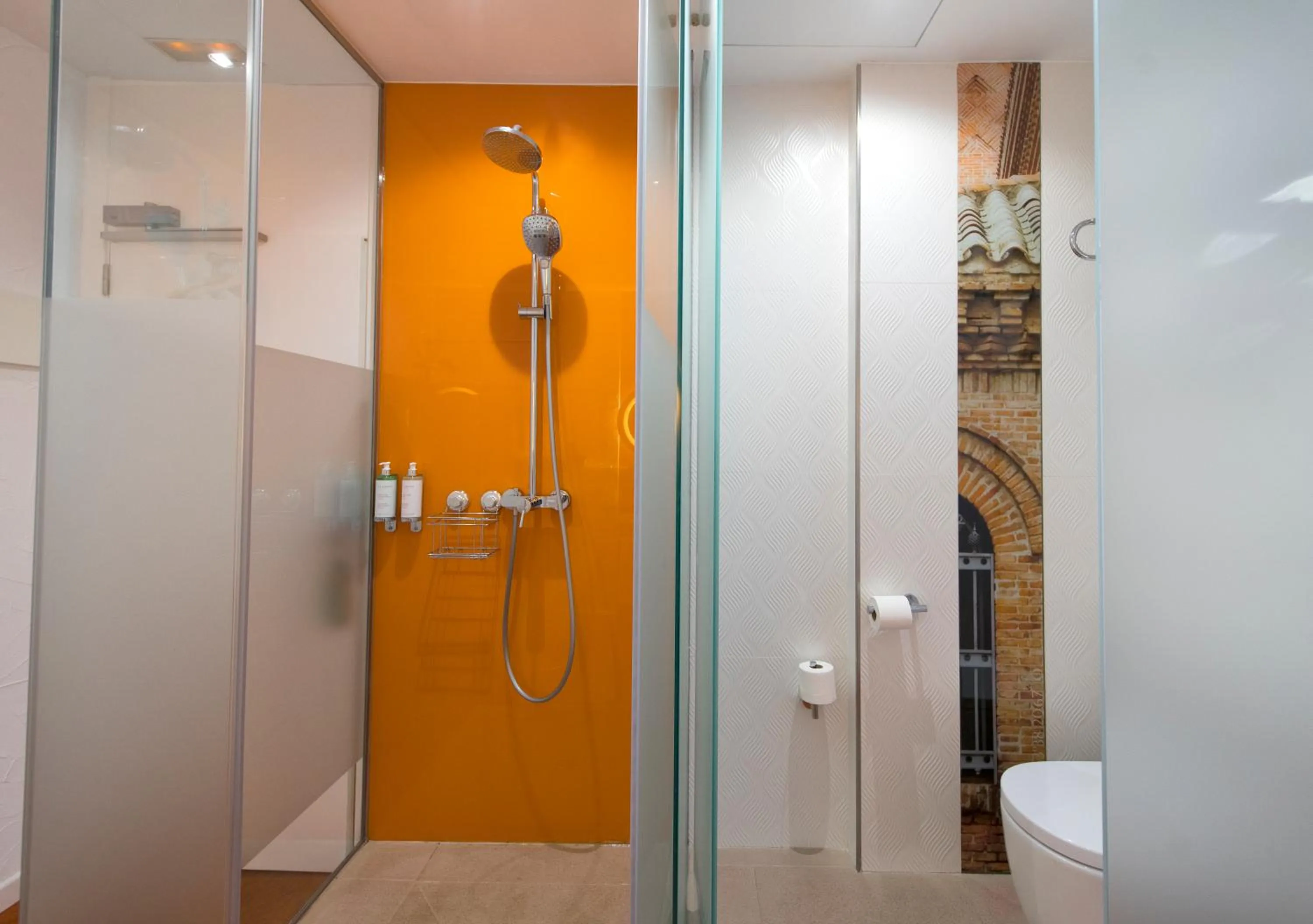 Bathroom in Posada del Dragón Boutique Hotel