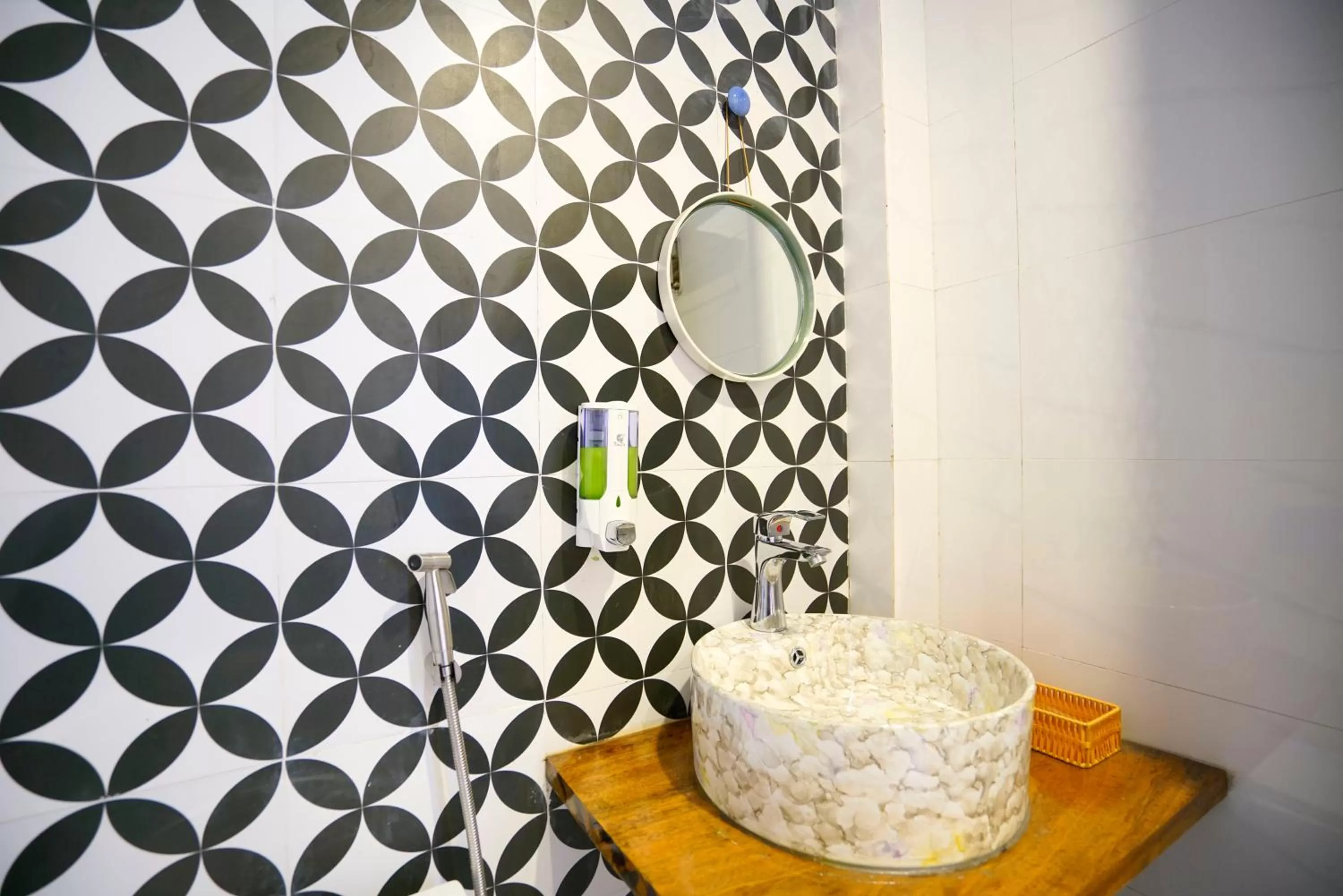 Property building in Halong bay Almorhome