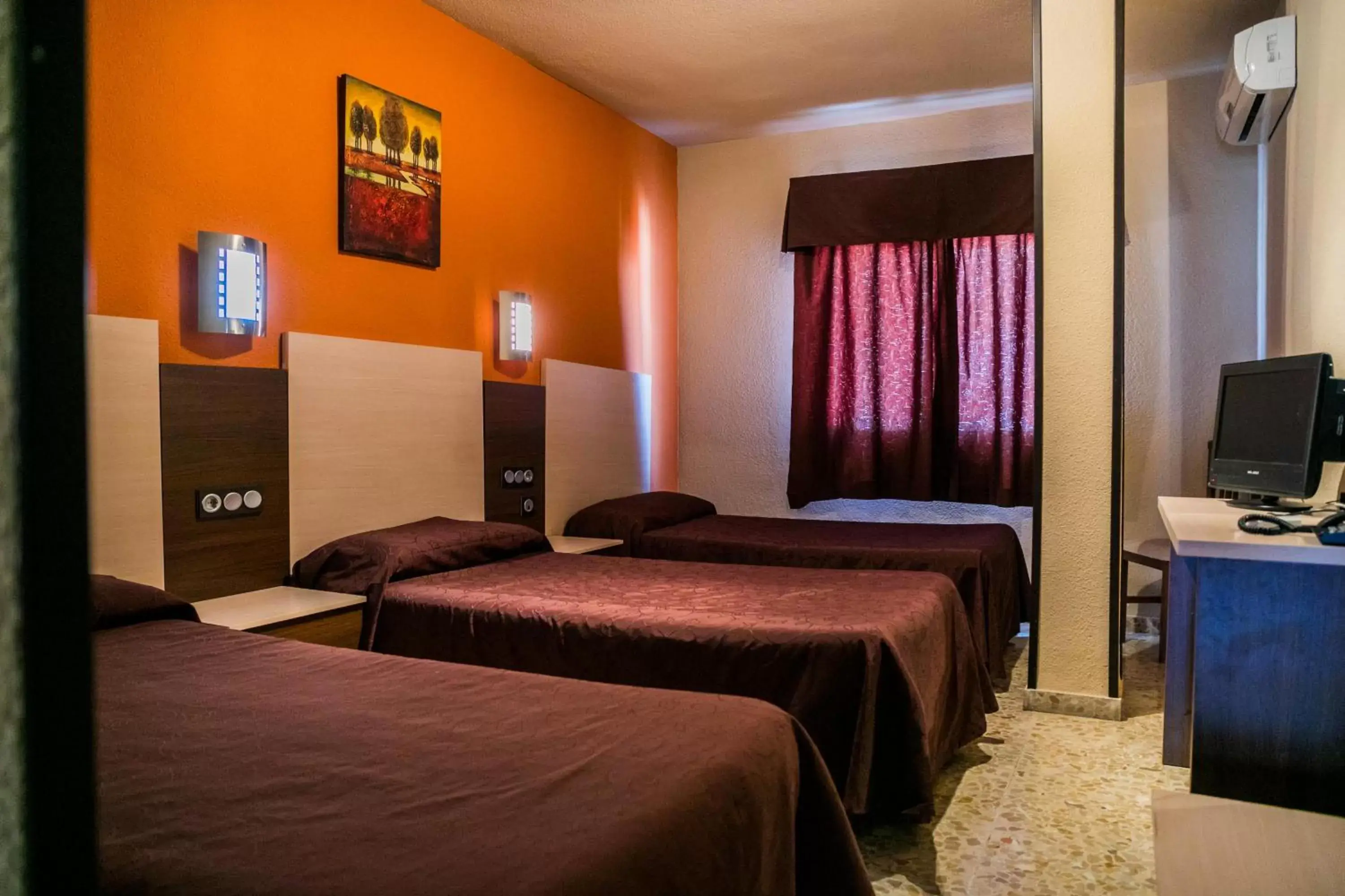 Triple Room in Hotel La Nava Triple Room in Hotel La Nava