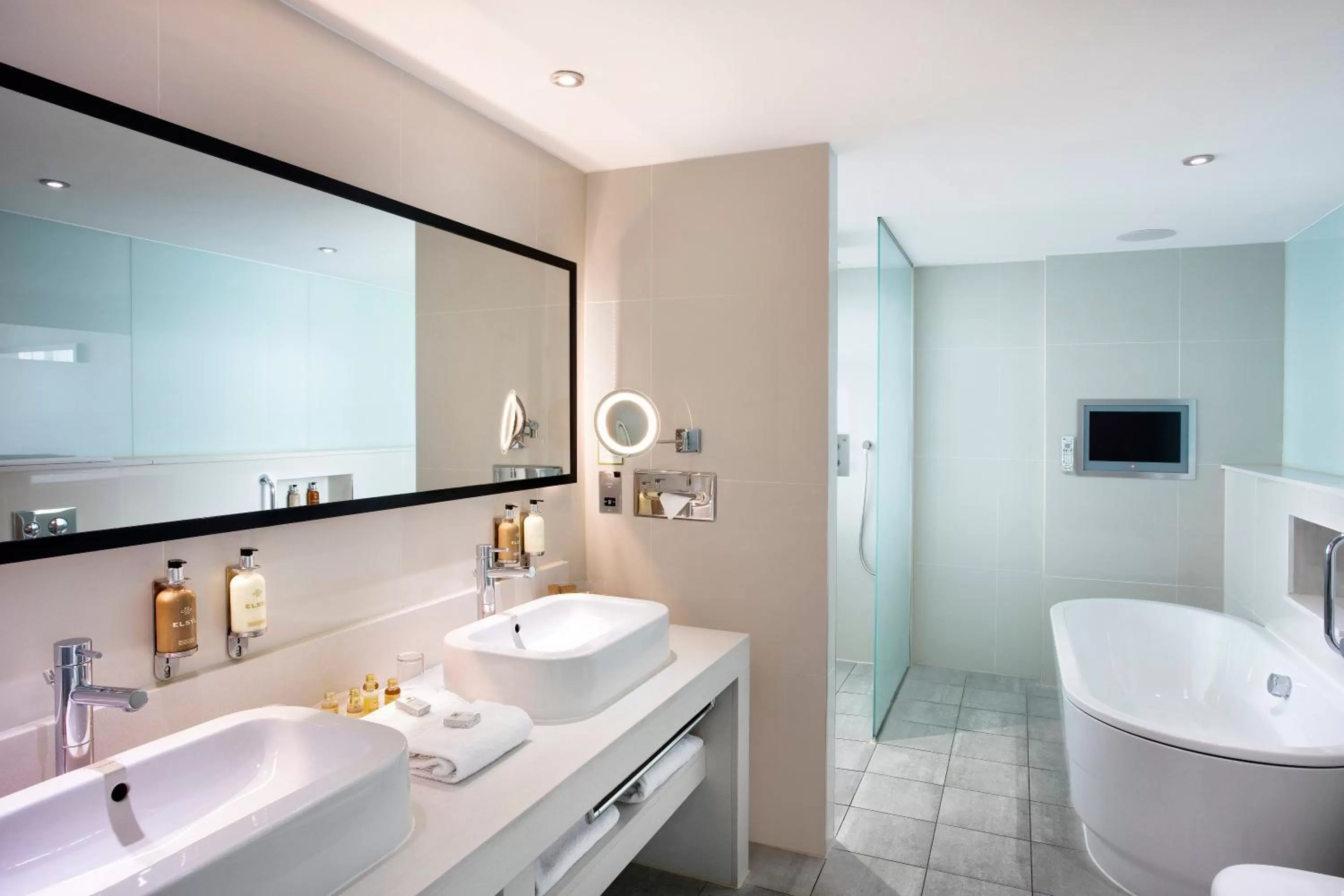 Bathroom in Holiday Inn Bristol City Centre by IHG