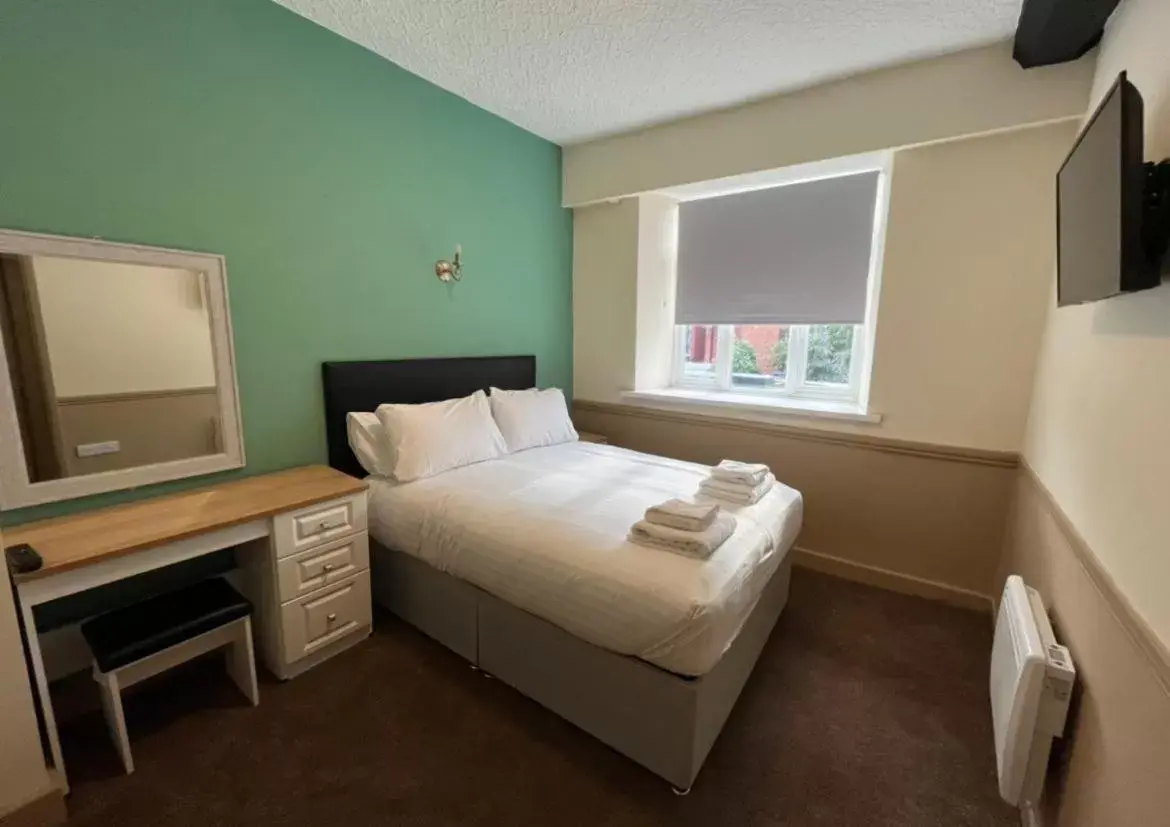 Double Room - Disability Access in Talbot Hotel Double Room - Disability Access in Talbot Hotel