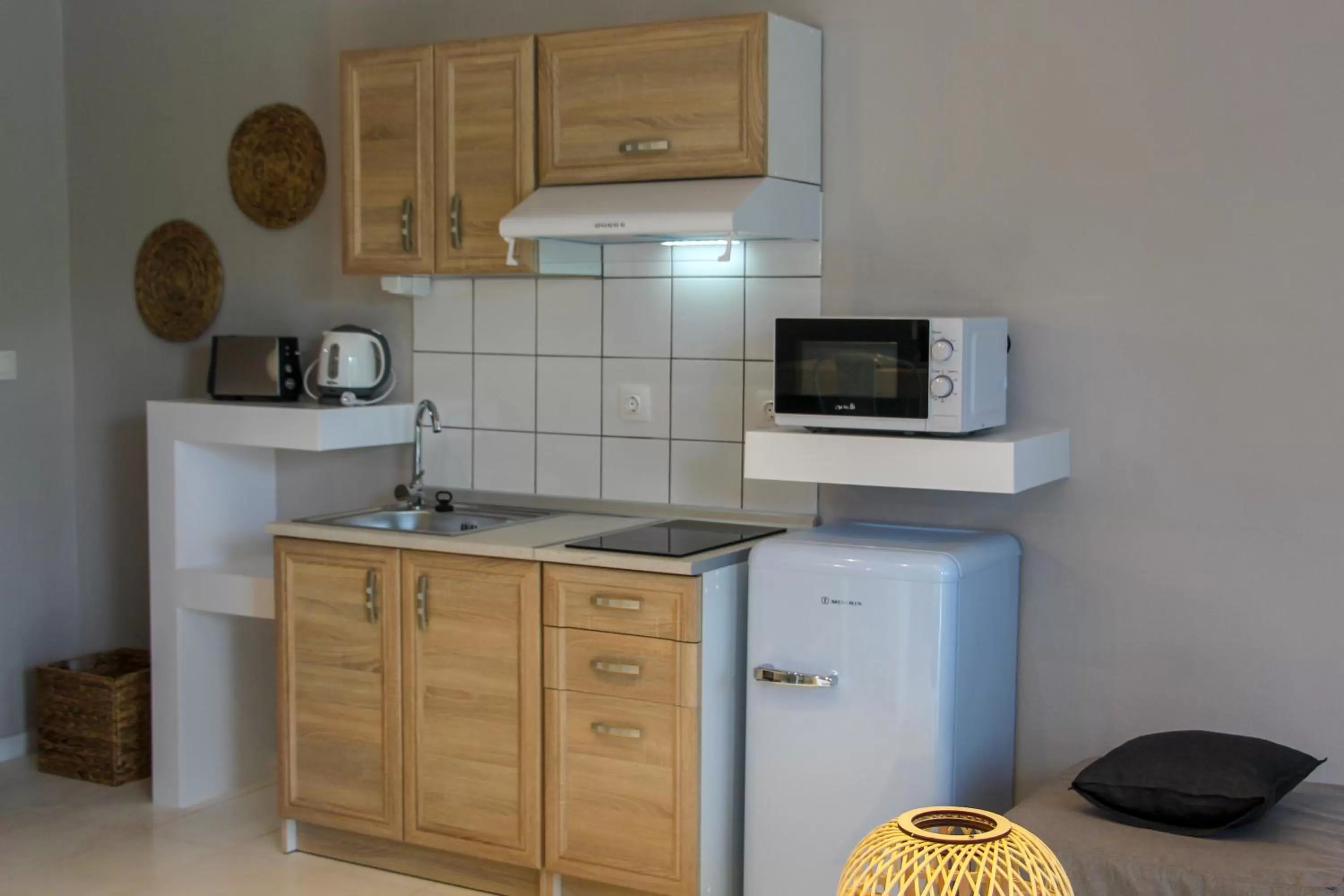 Lamprini's Deluxe Studios