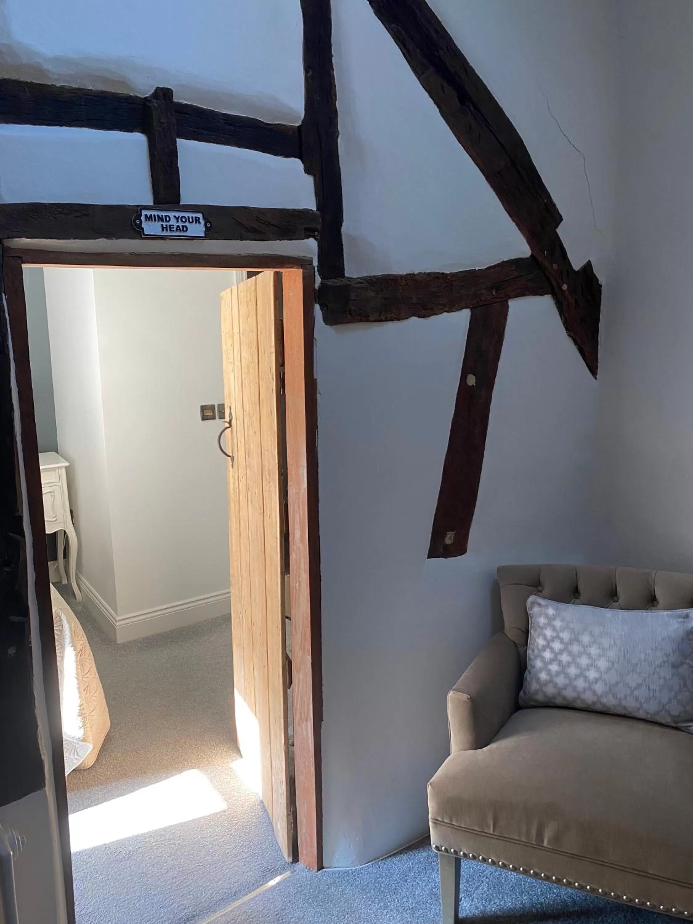 Photo of the whole room, Bed in B&Bat no3