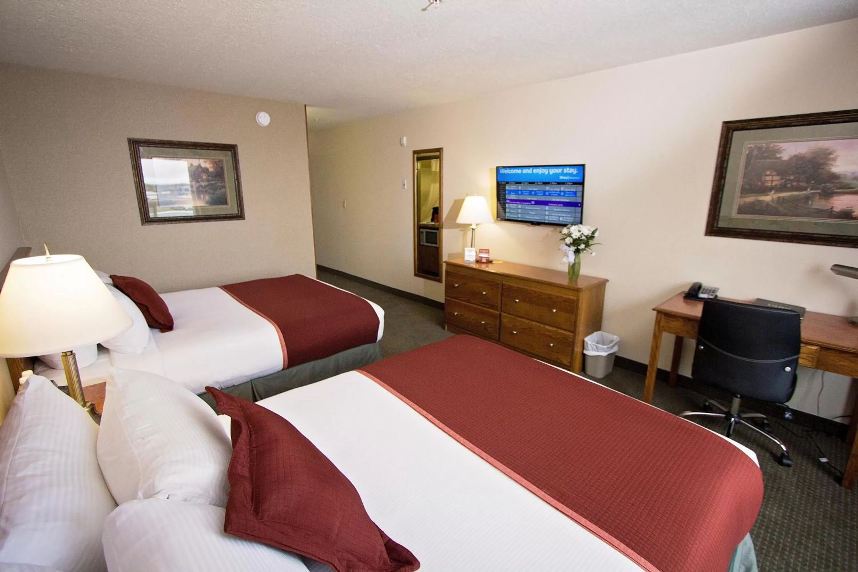 Bedroom, Bed in Service Plus Inns & Suites Drayton Valley