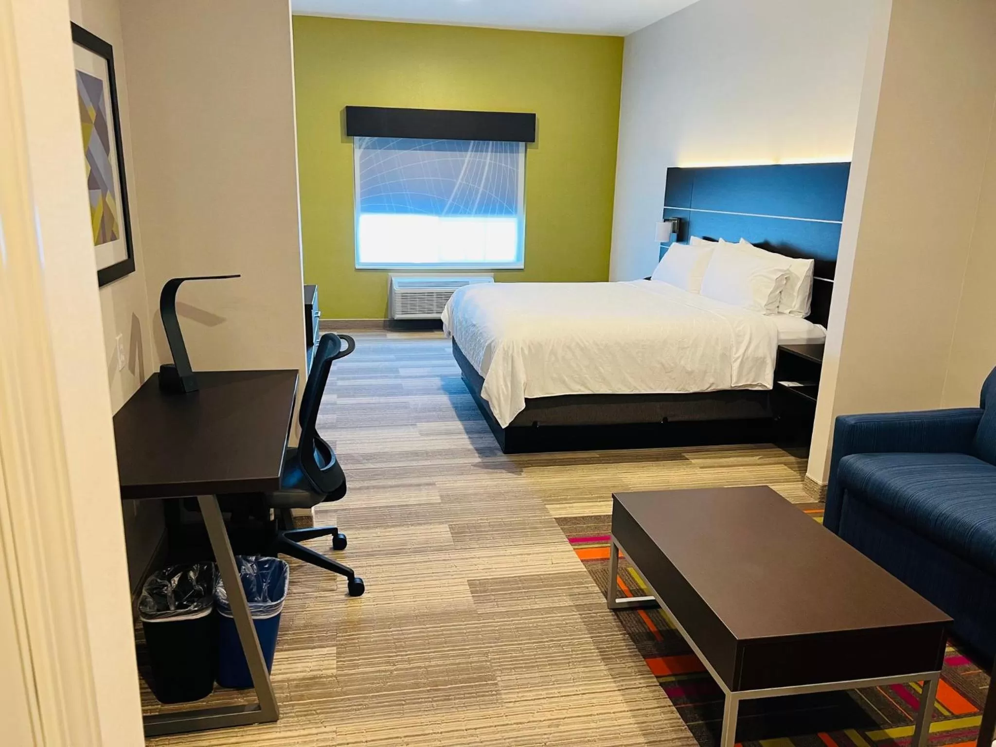 Photo of the whole room, Bed in Holiday Inn Express & Suites Salinas by IHG