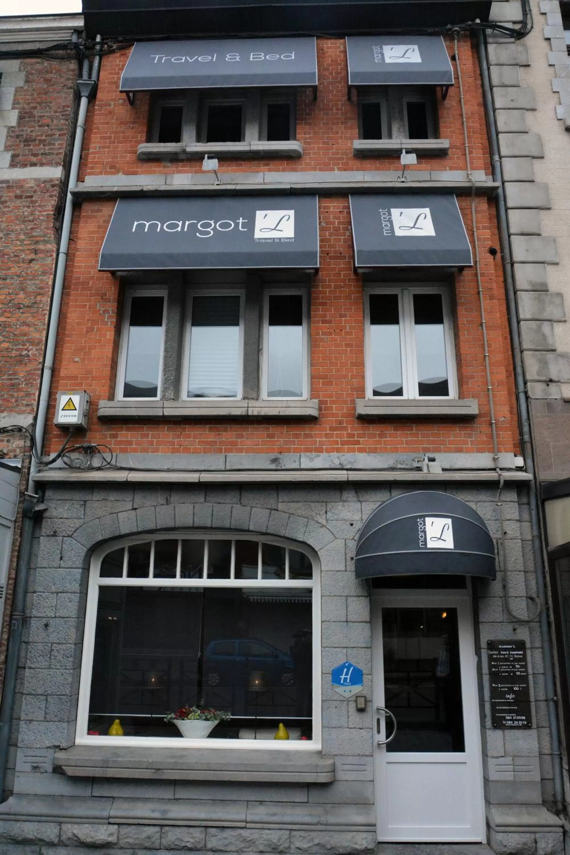 Facade/entrance in MARGOT'L