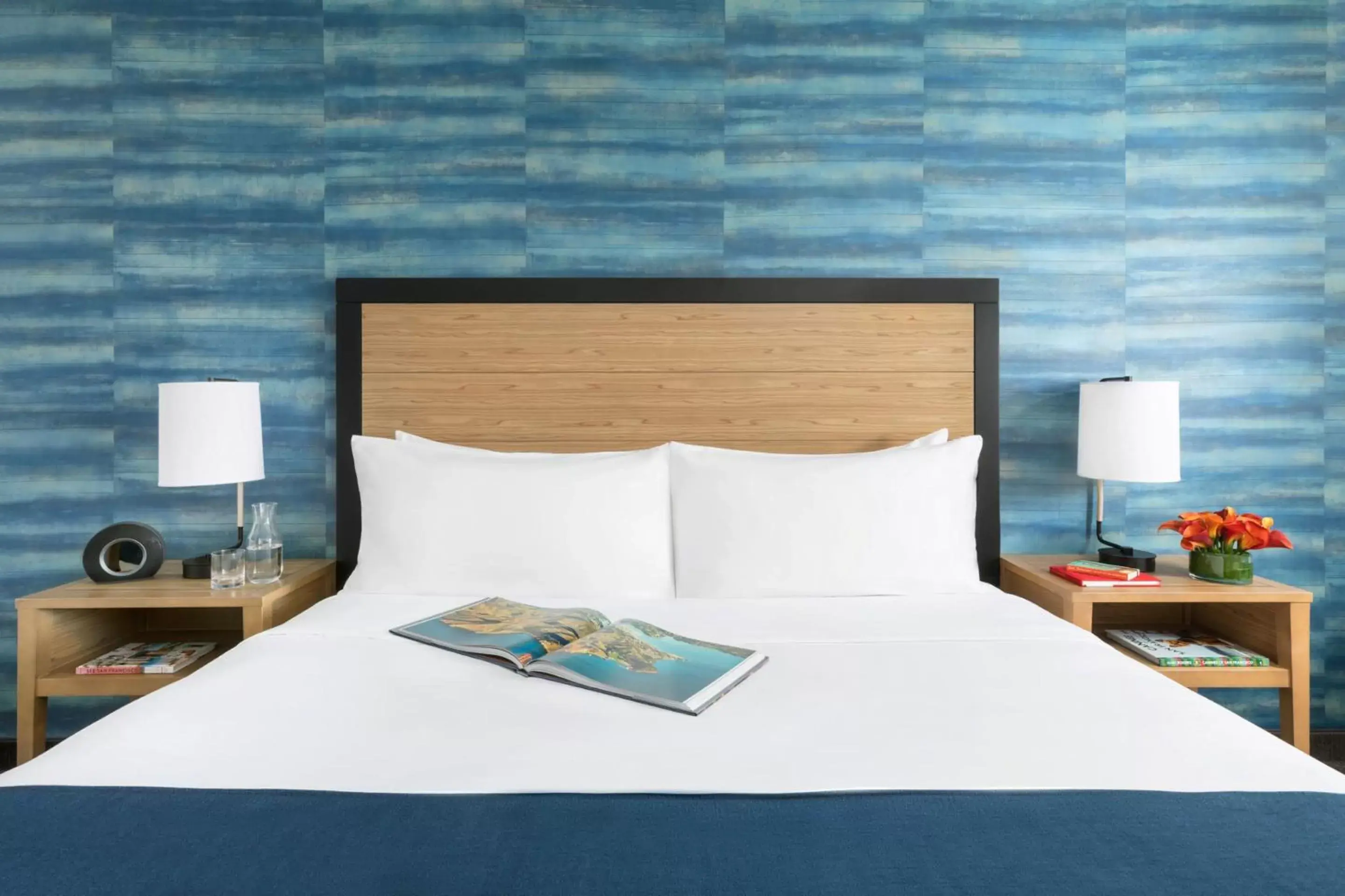 Deluxe King Room - Disability Access in Hotel Caza Deluxe King Room - Disability Access in Hotel Caza