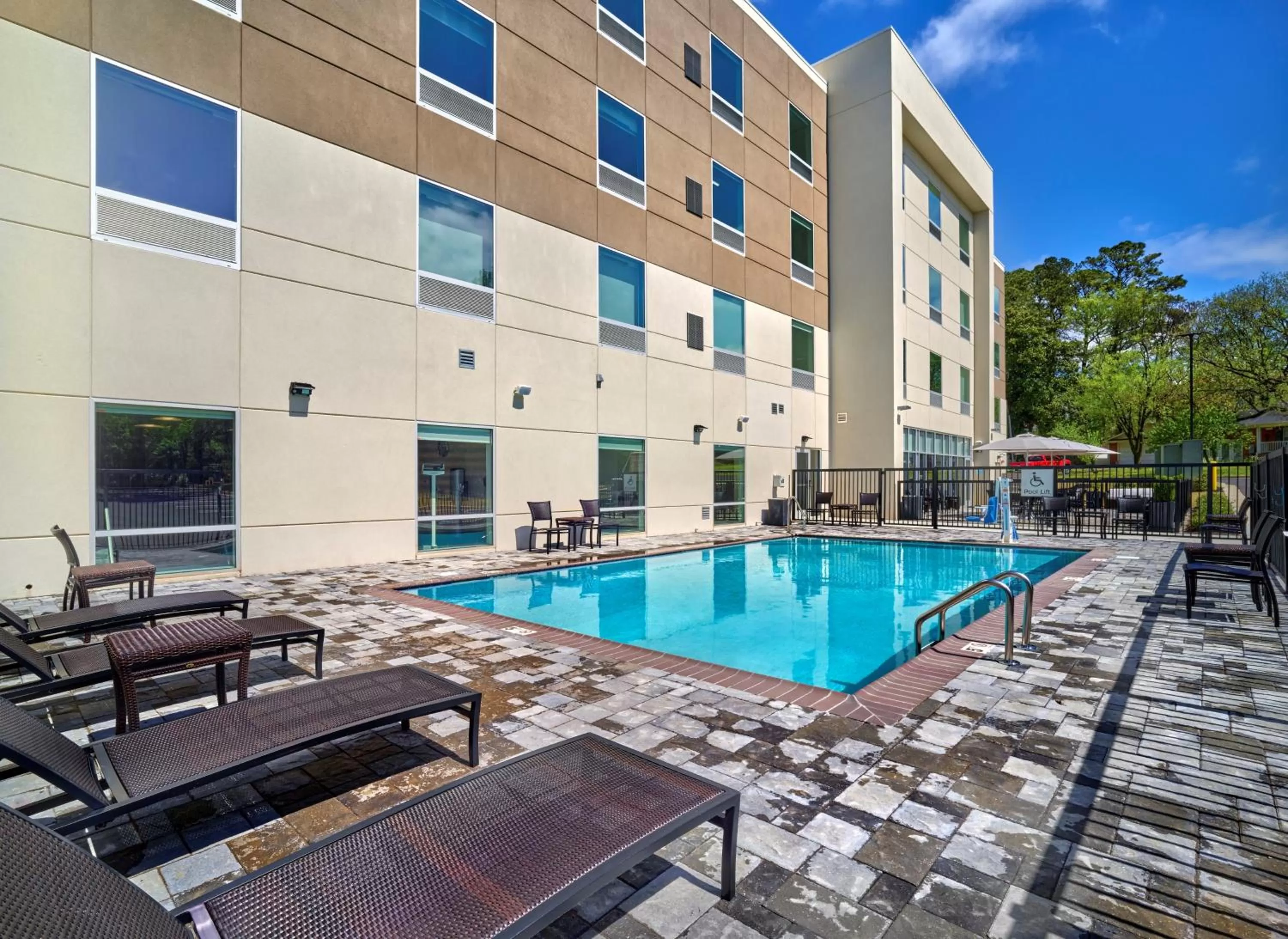 Swimming pool in Holiday Inn Express - Huntsville Space Center by IHG