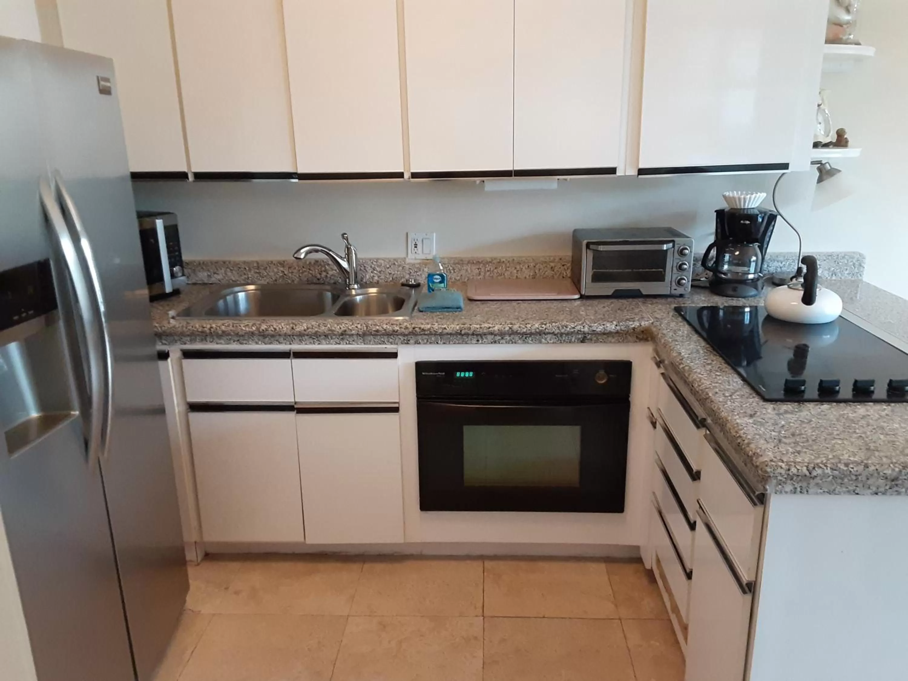 Coffee/tea facilities in Manhattan Tower Apartment Hotel