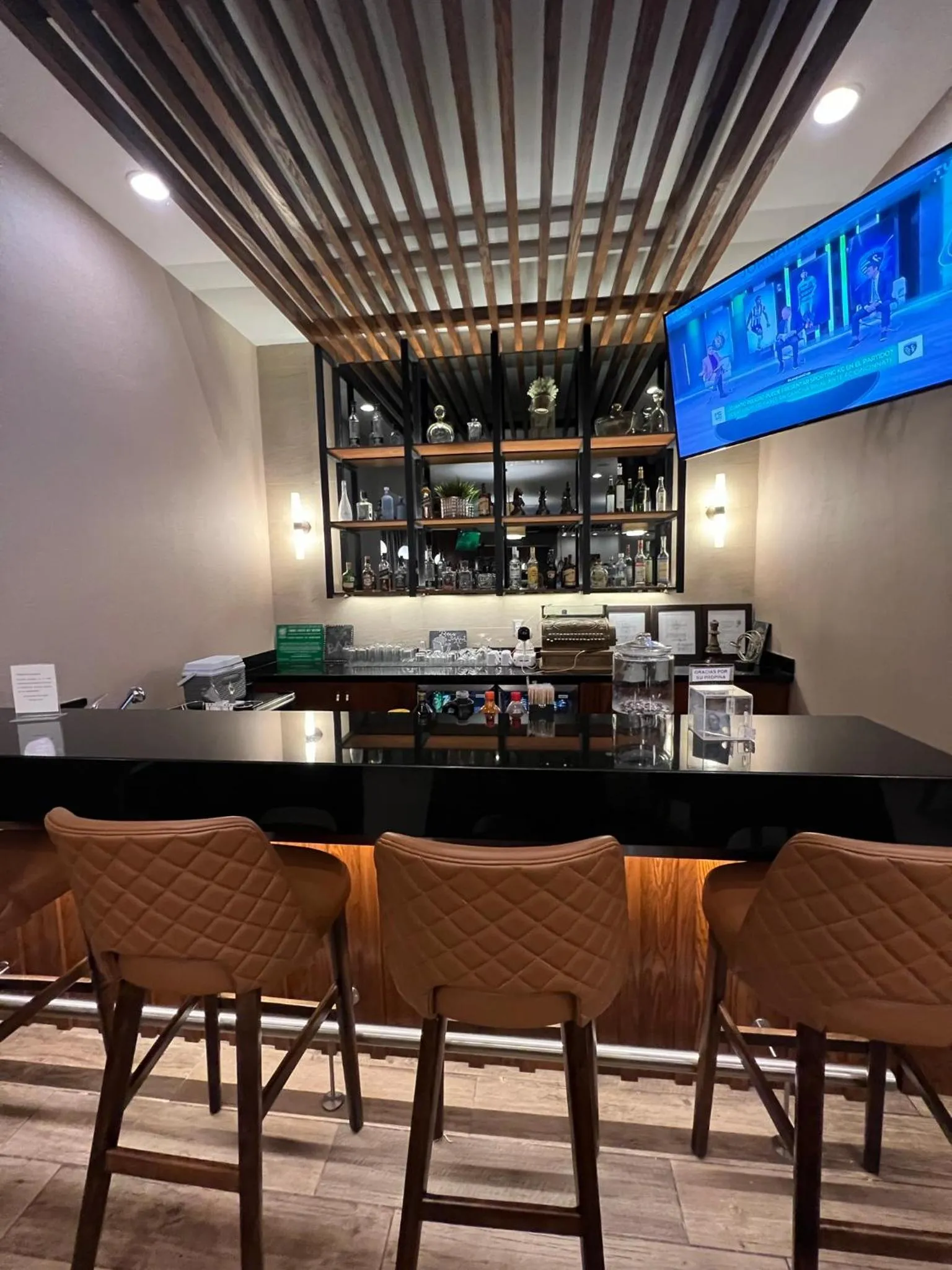 Lounge or bar in Best Western Plus Chihuahua Juventud