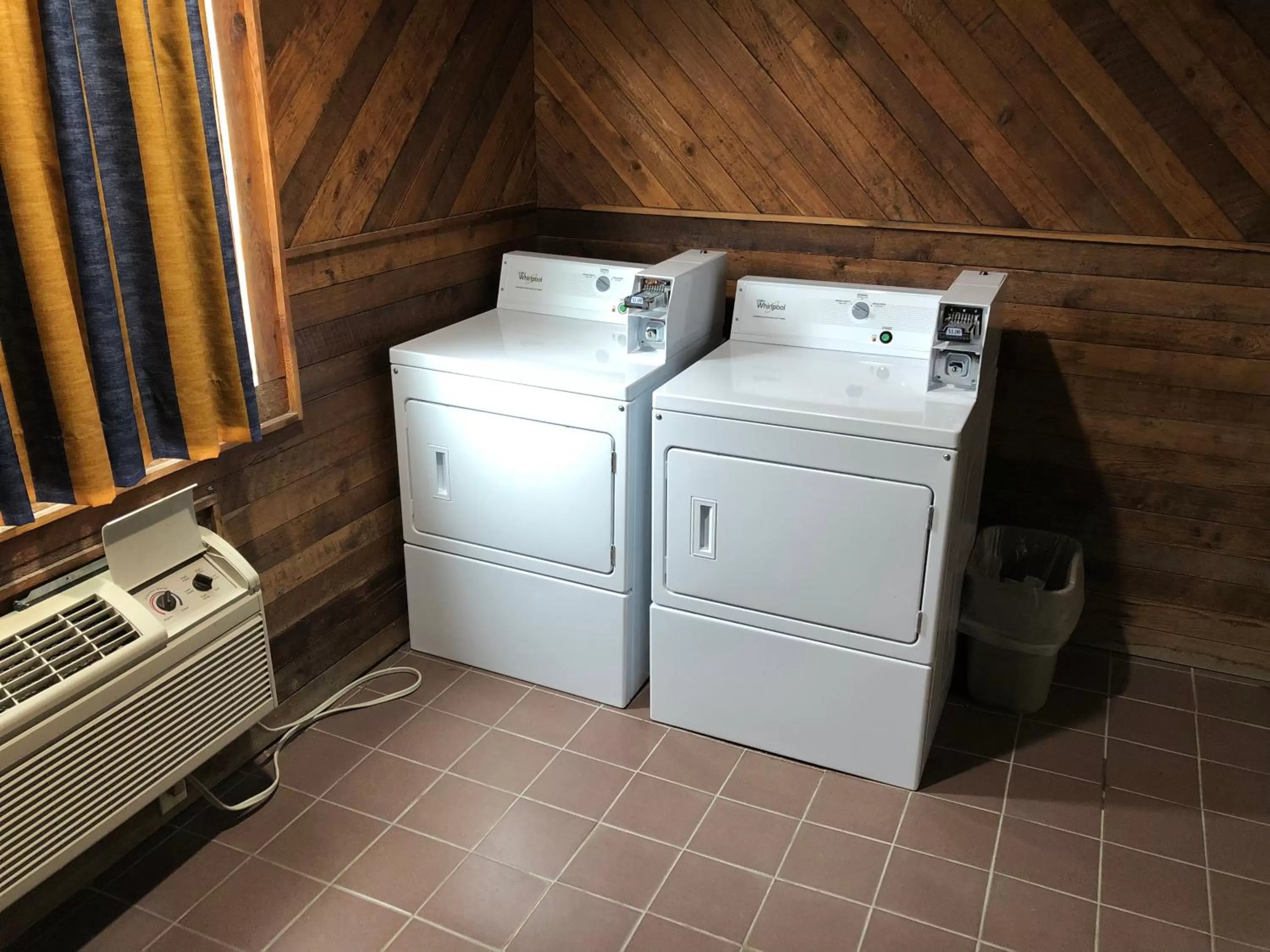 Area and facilities in Denison Inn & Suites