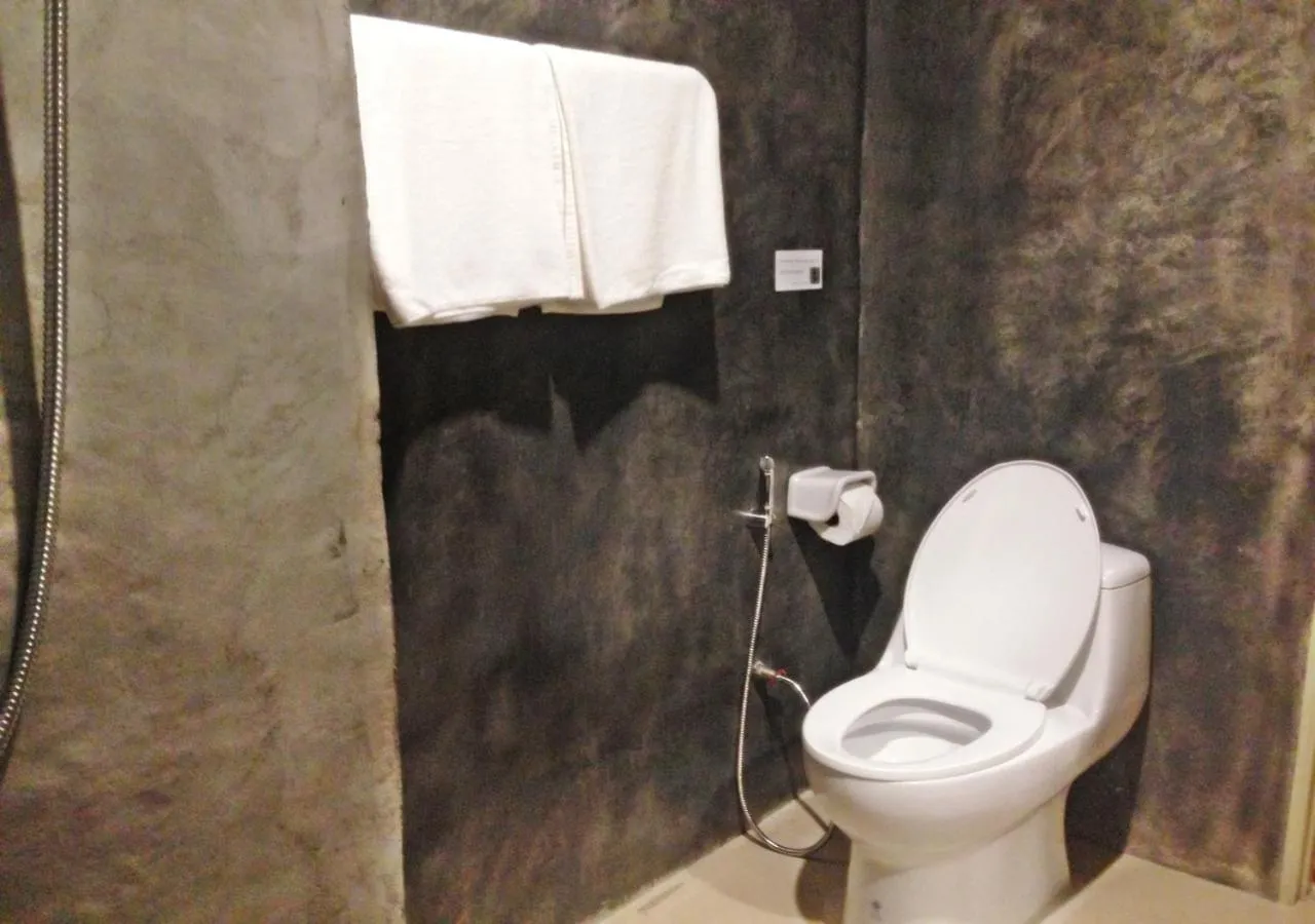 Bathroom in BaanPhong Lanta