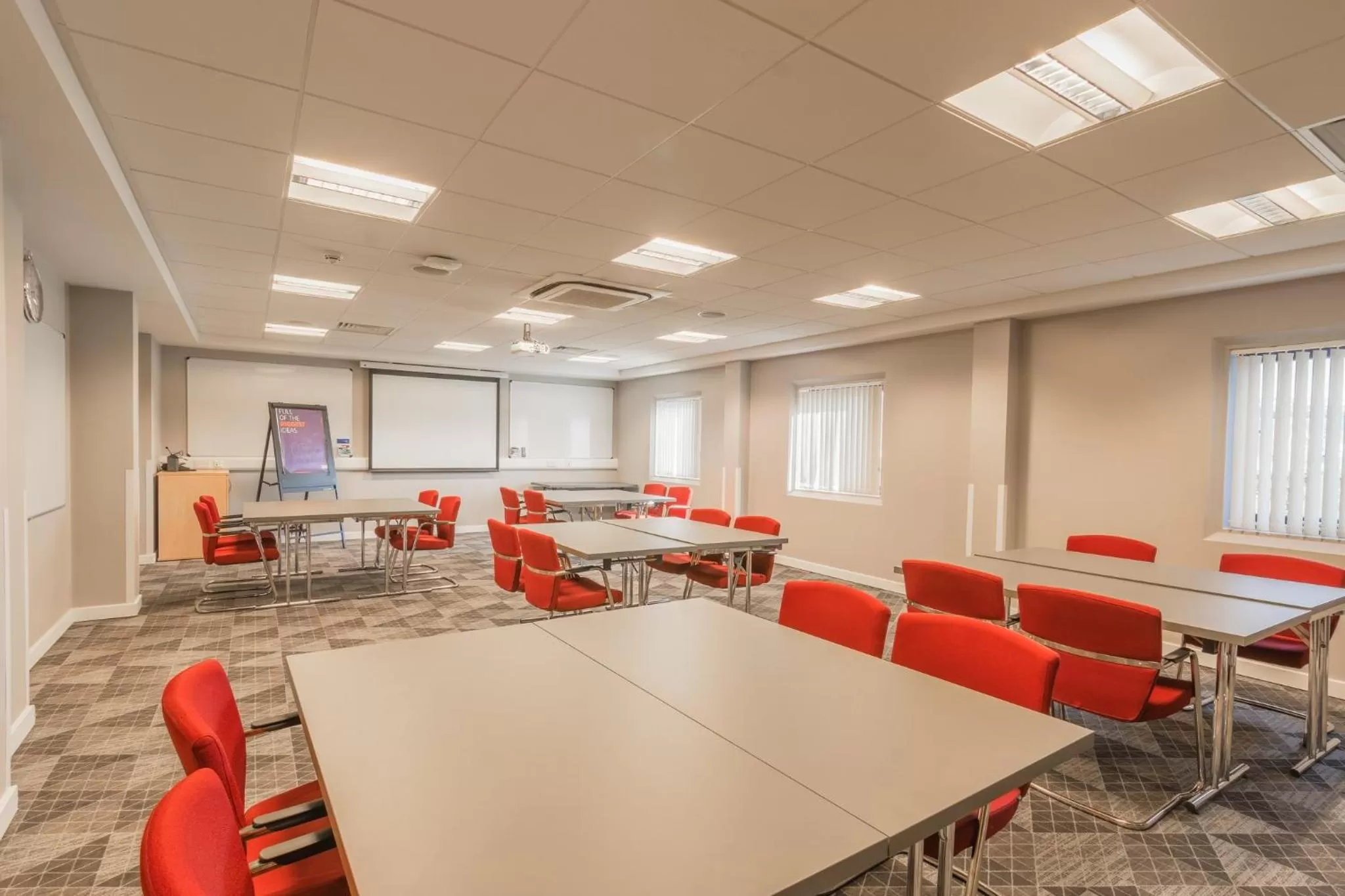 Meeting/conference room in Holiday Inn Express Kettering by IHG