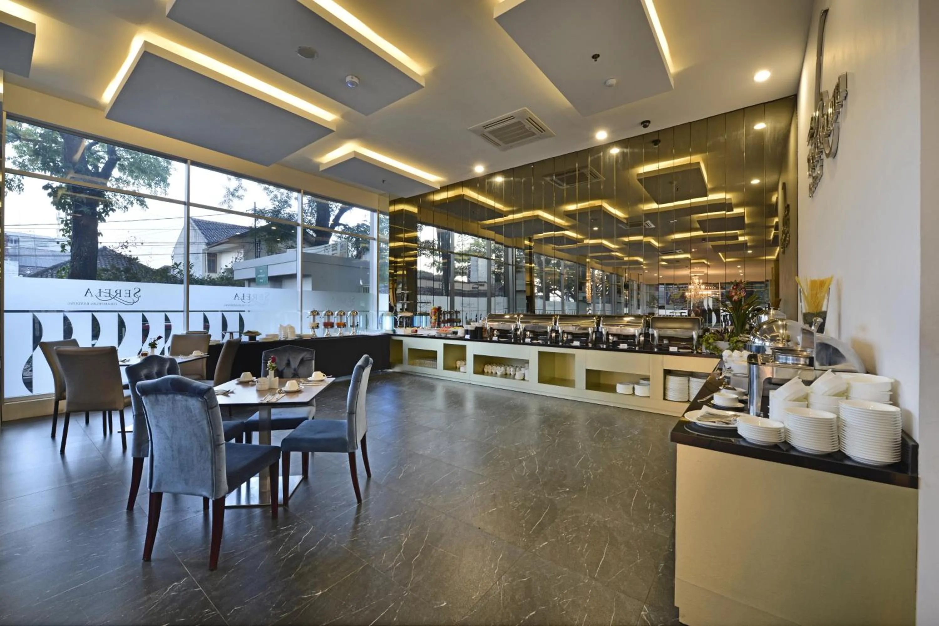 Restaurant/places to eat in Serela Cihampelas by KAGUM Hotels