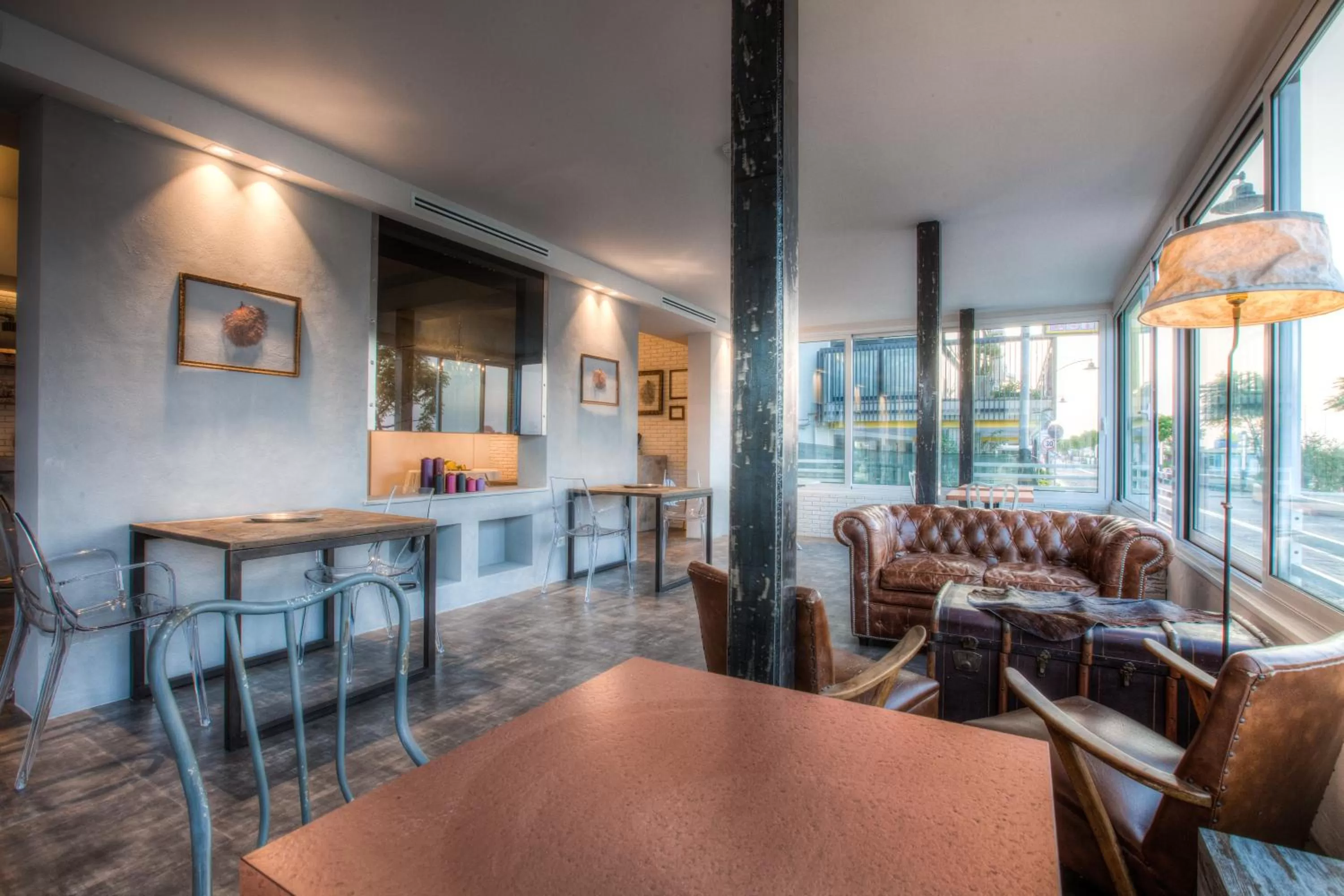 Restaurant/places to eat in Bell Suite Hotel