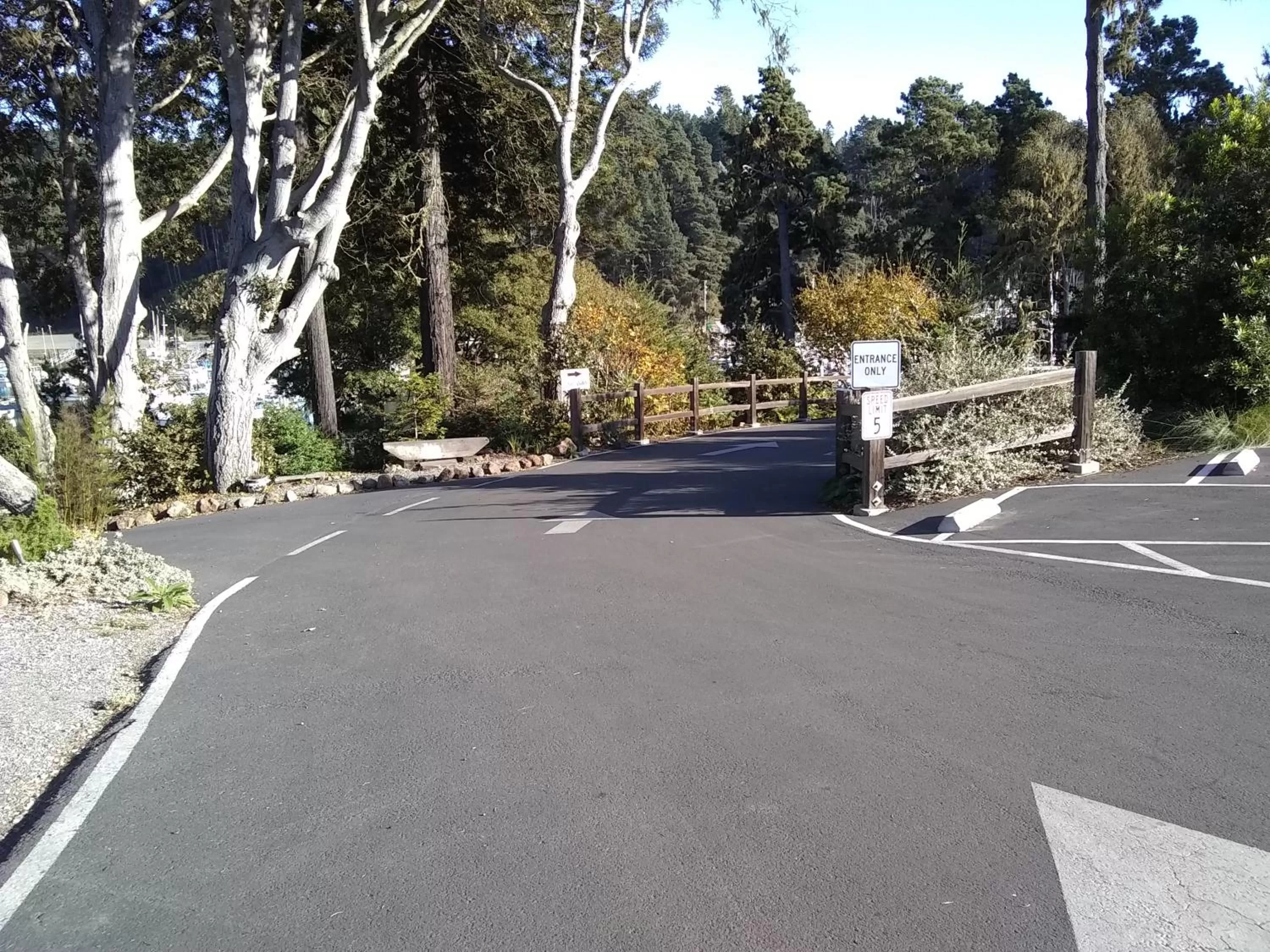 Facade/entrance in Noyo Harbor Inn