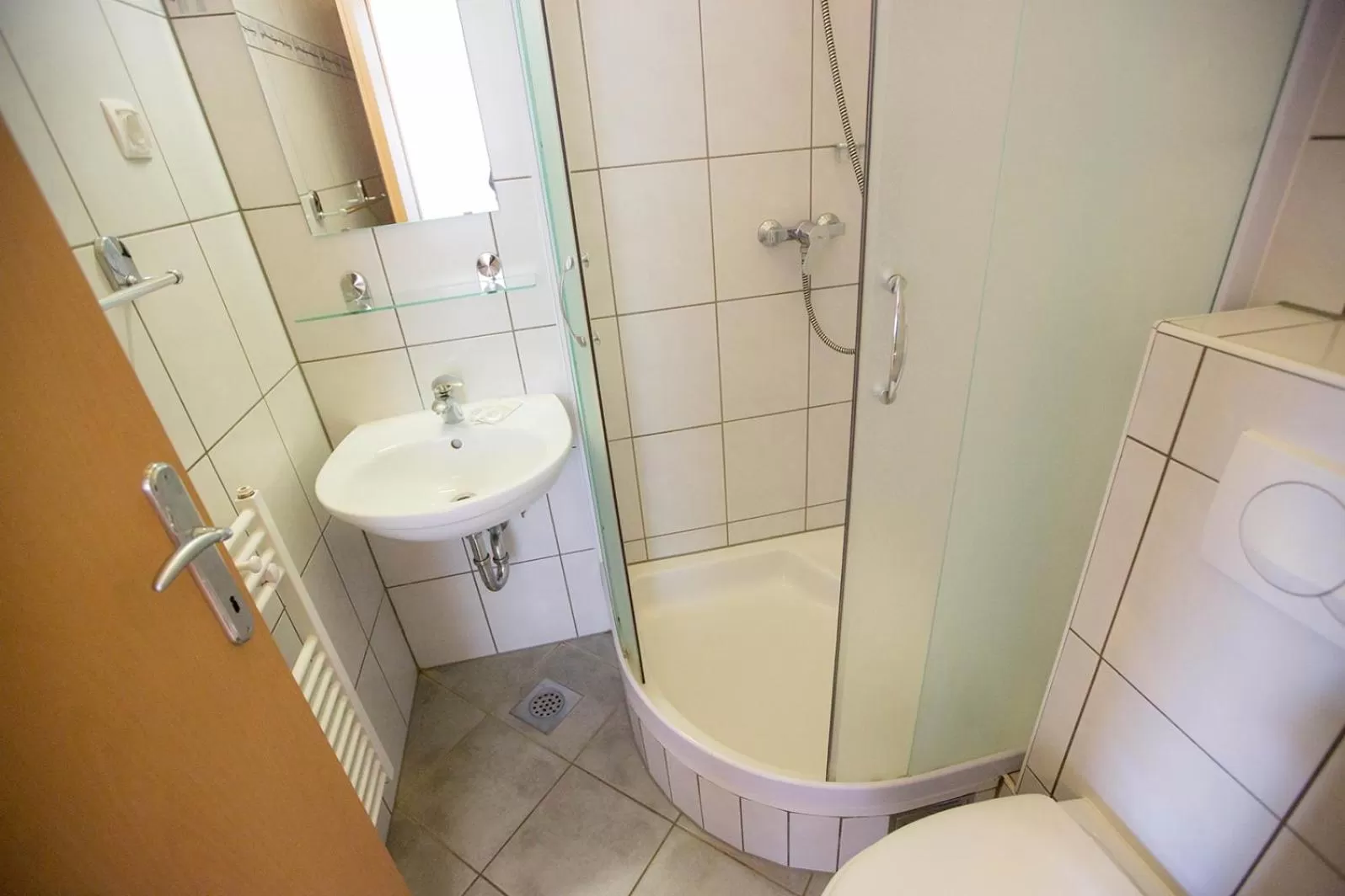 Toilet in Hostel Sonce