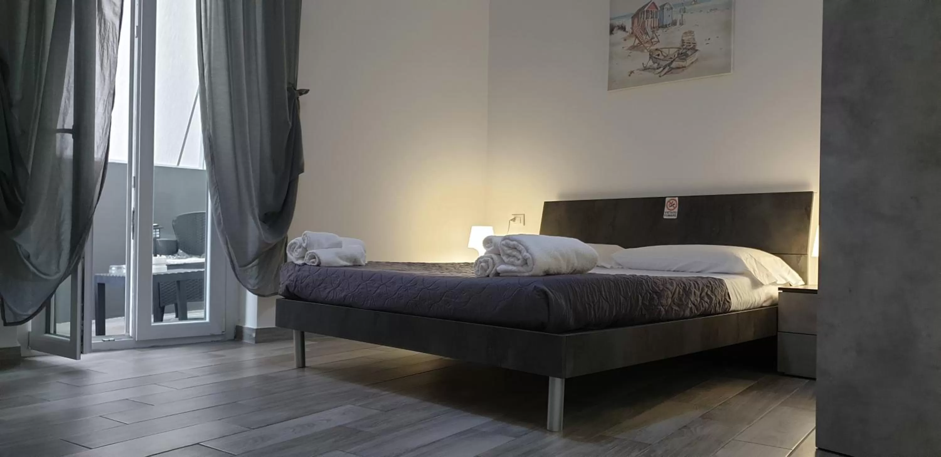 Balcony/Terrace, Bed in UN PASSO DAL MARE bed&breakfast San Salvo Marina