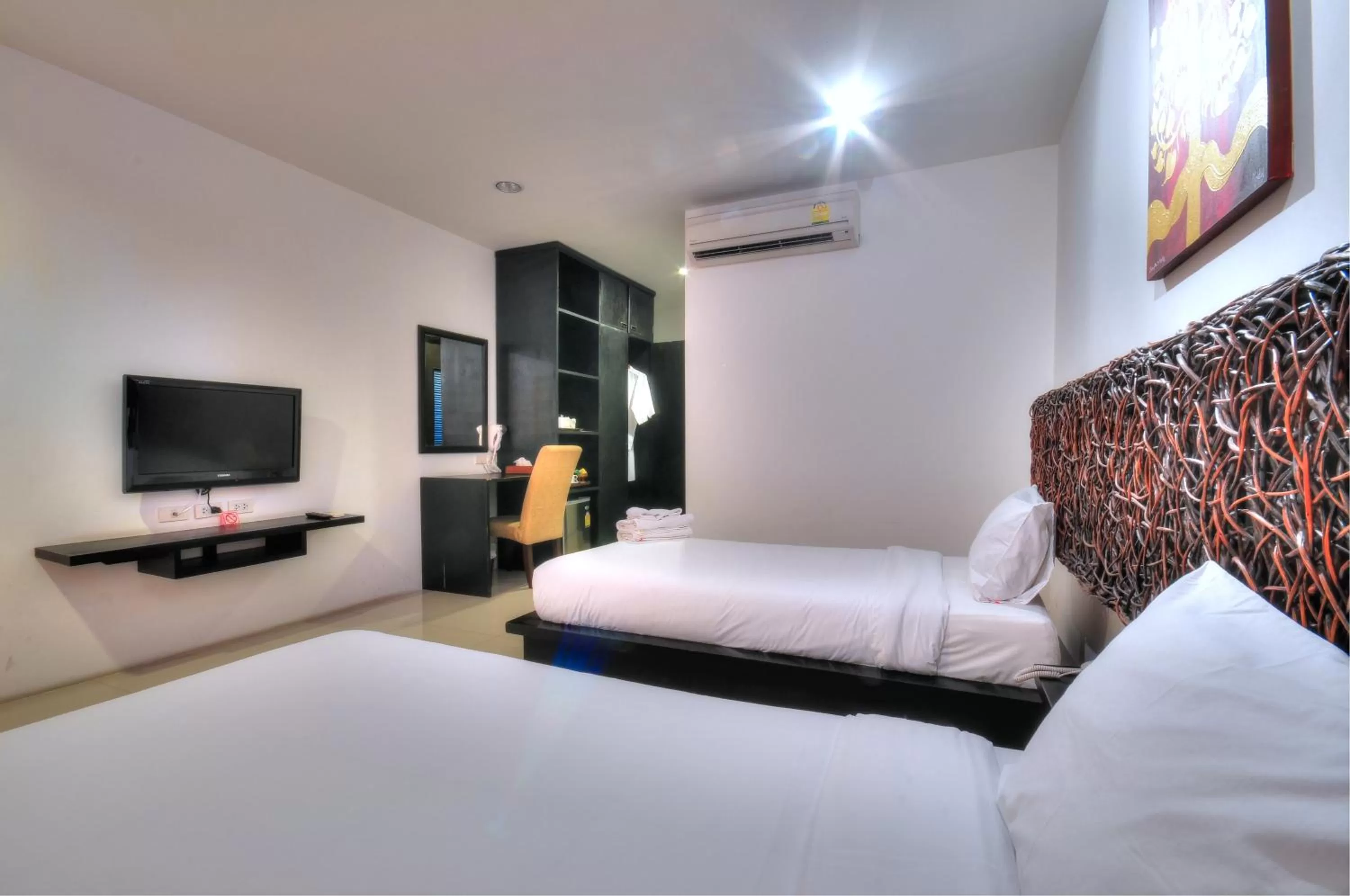 Photo of the whole room, Bed in BS Residence Suvarnabhumi