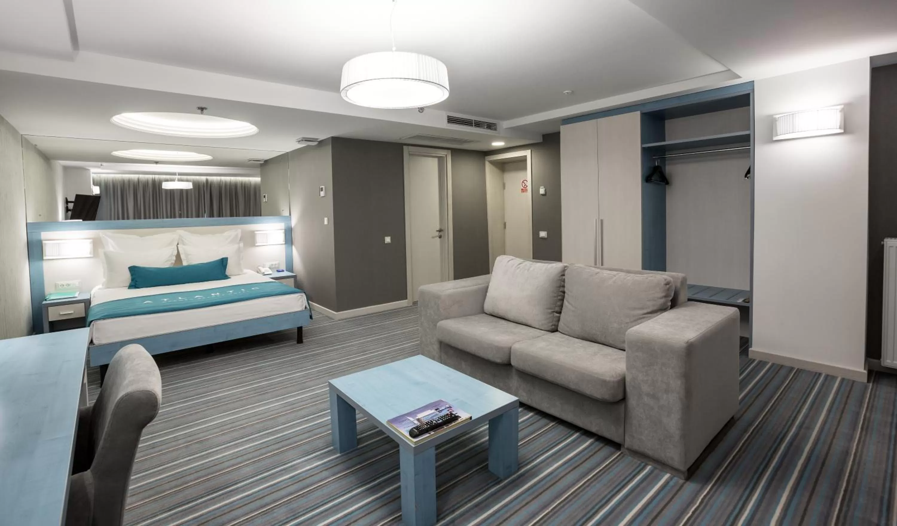 Shower, Bed in Atlantic Garden Resort