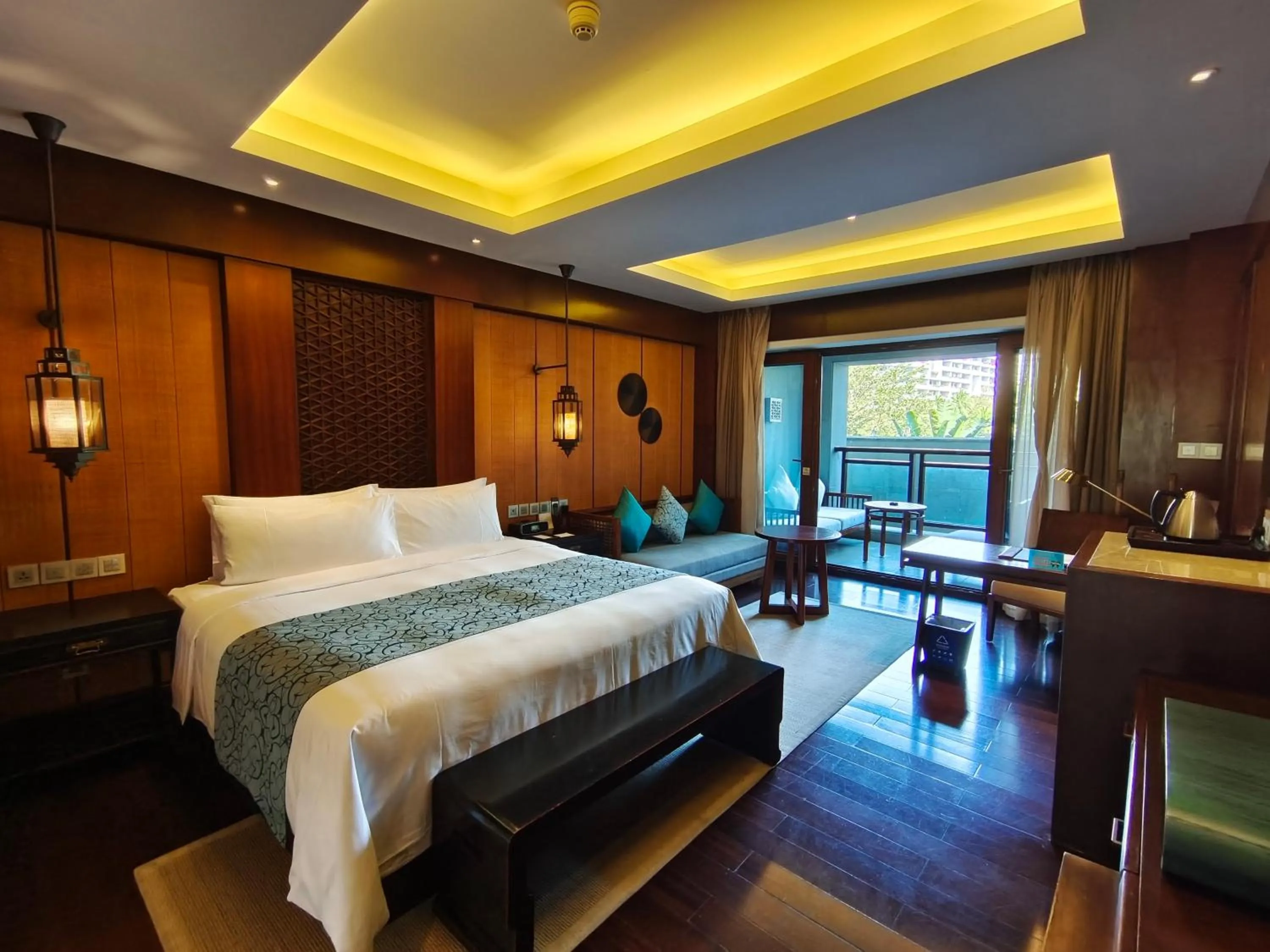 Photo of the whole room, Bed in Sanya LUHUITOU Resort & Spa