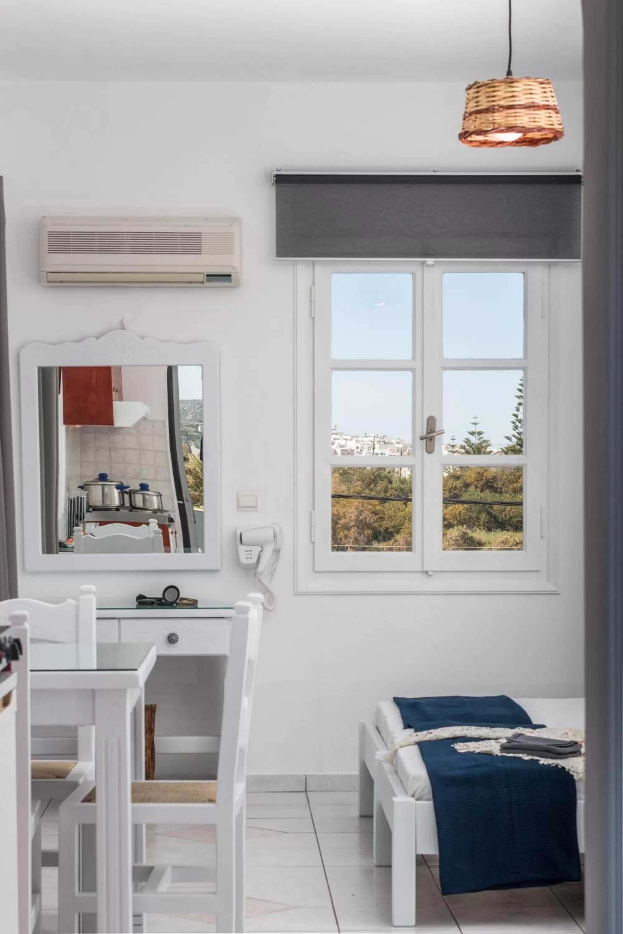 Property building in Ktima Bianco