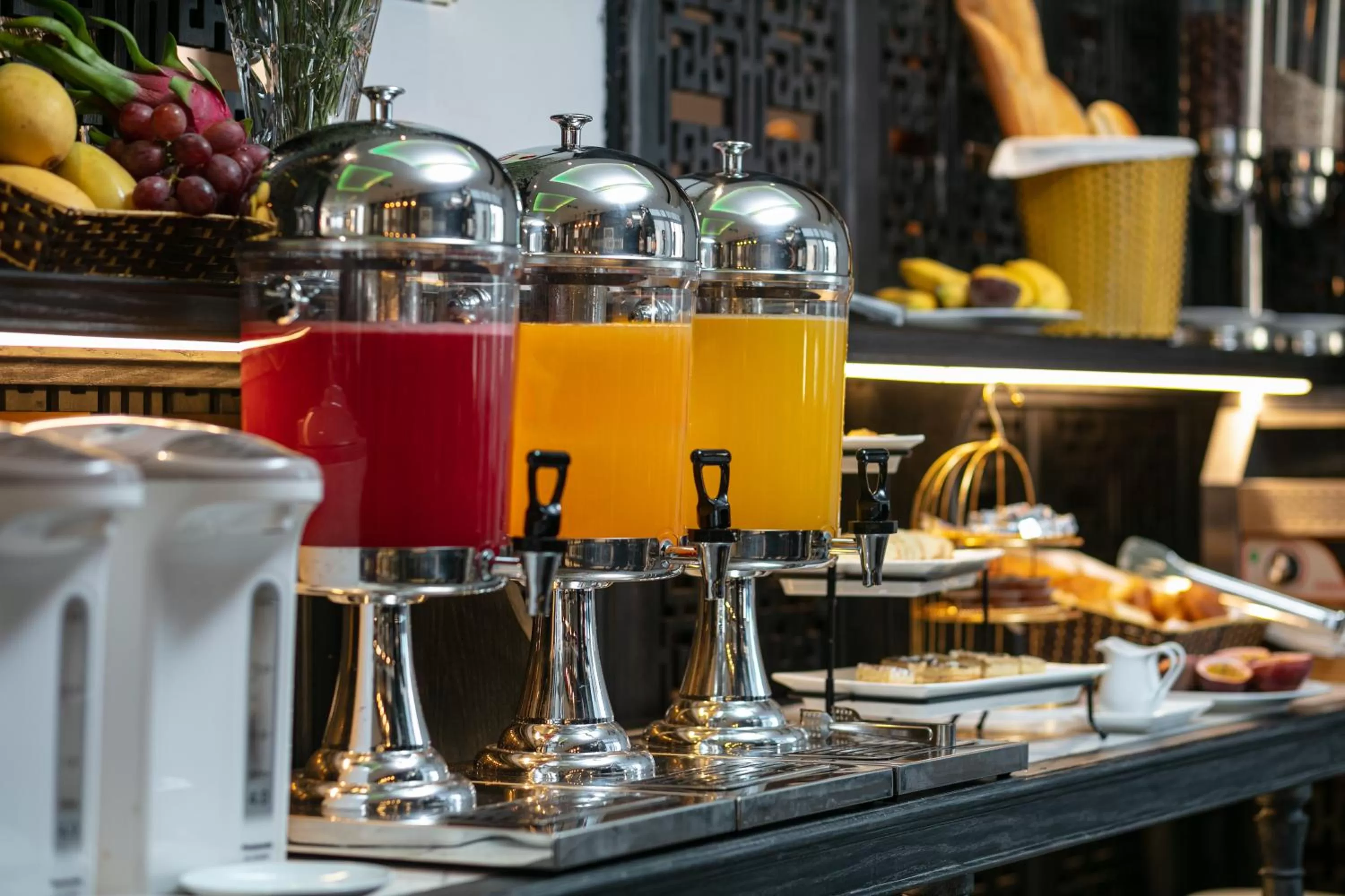 Food and drinks in Shining Central Hotel & Spa