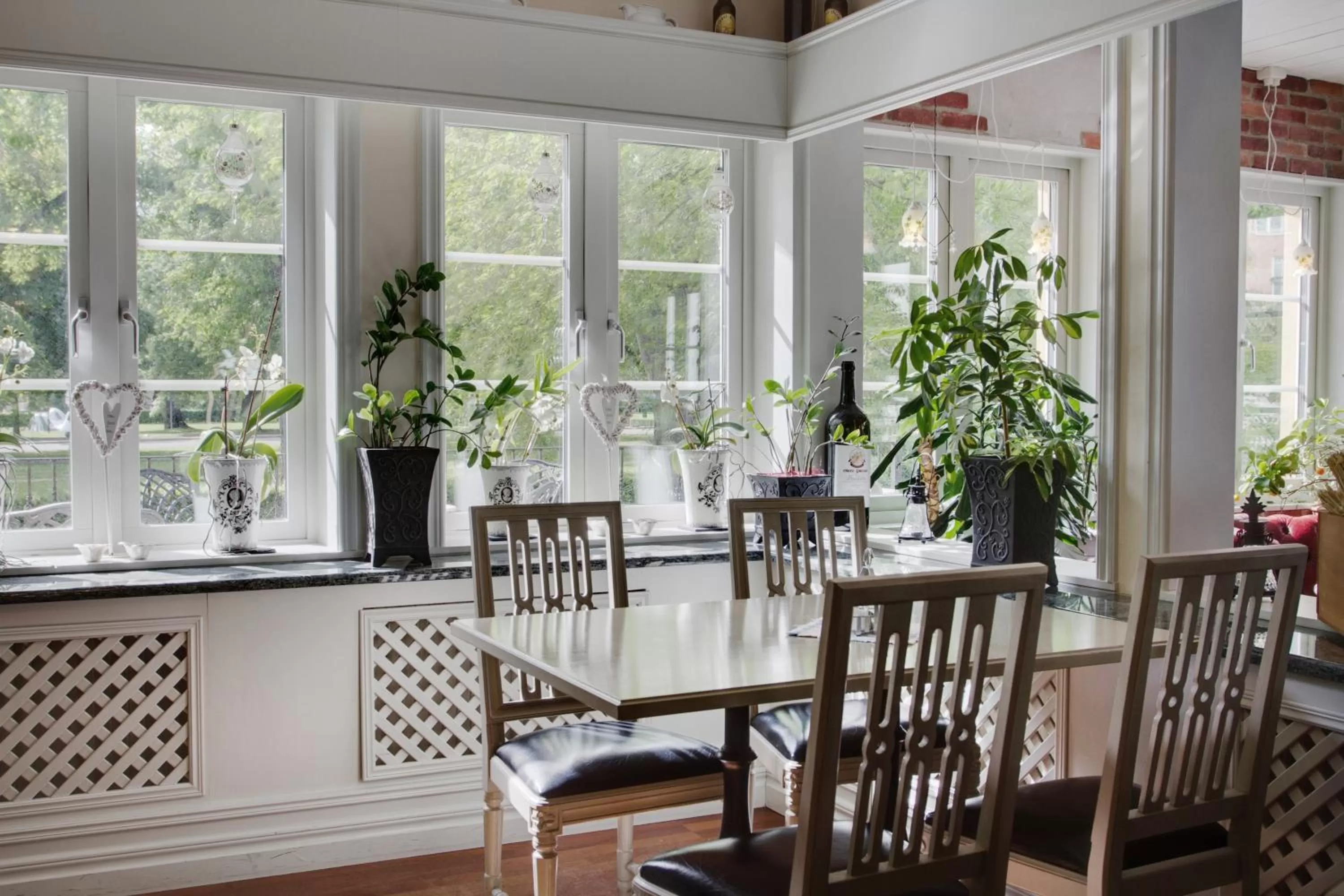 Restaurant/places to eat in Park Hotel Linköping Fawlty Towers