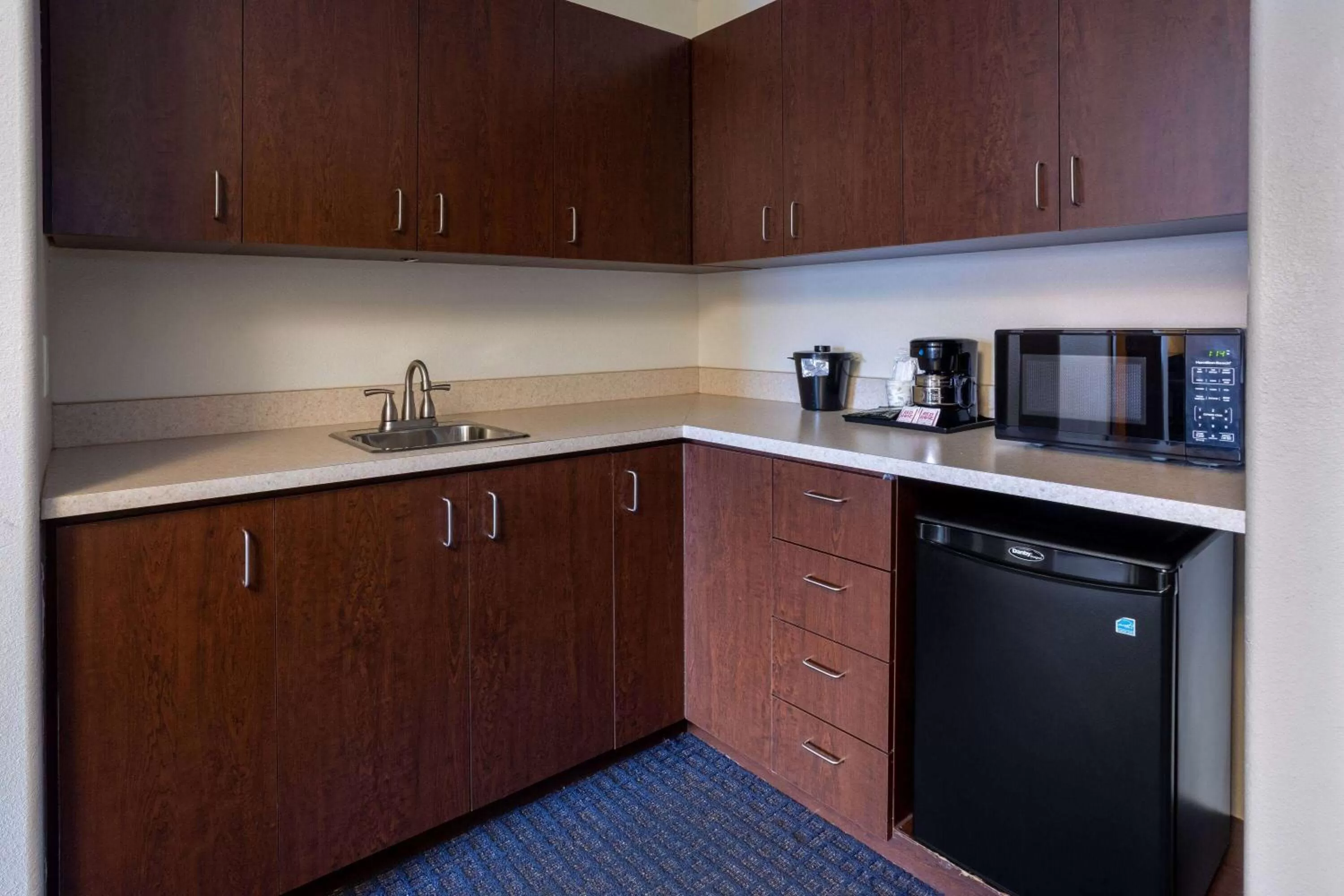 Bed in Super 8 by Wyndham Lachenaie/Terrebonne