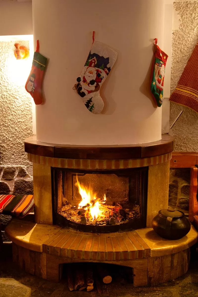 Restaurant/places to eat in Aneli Hotel