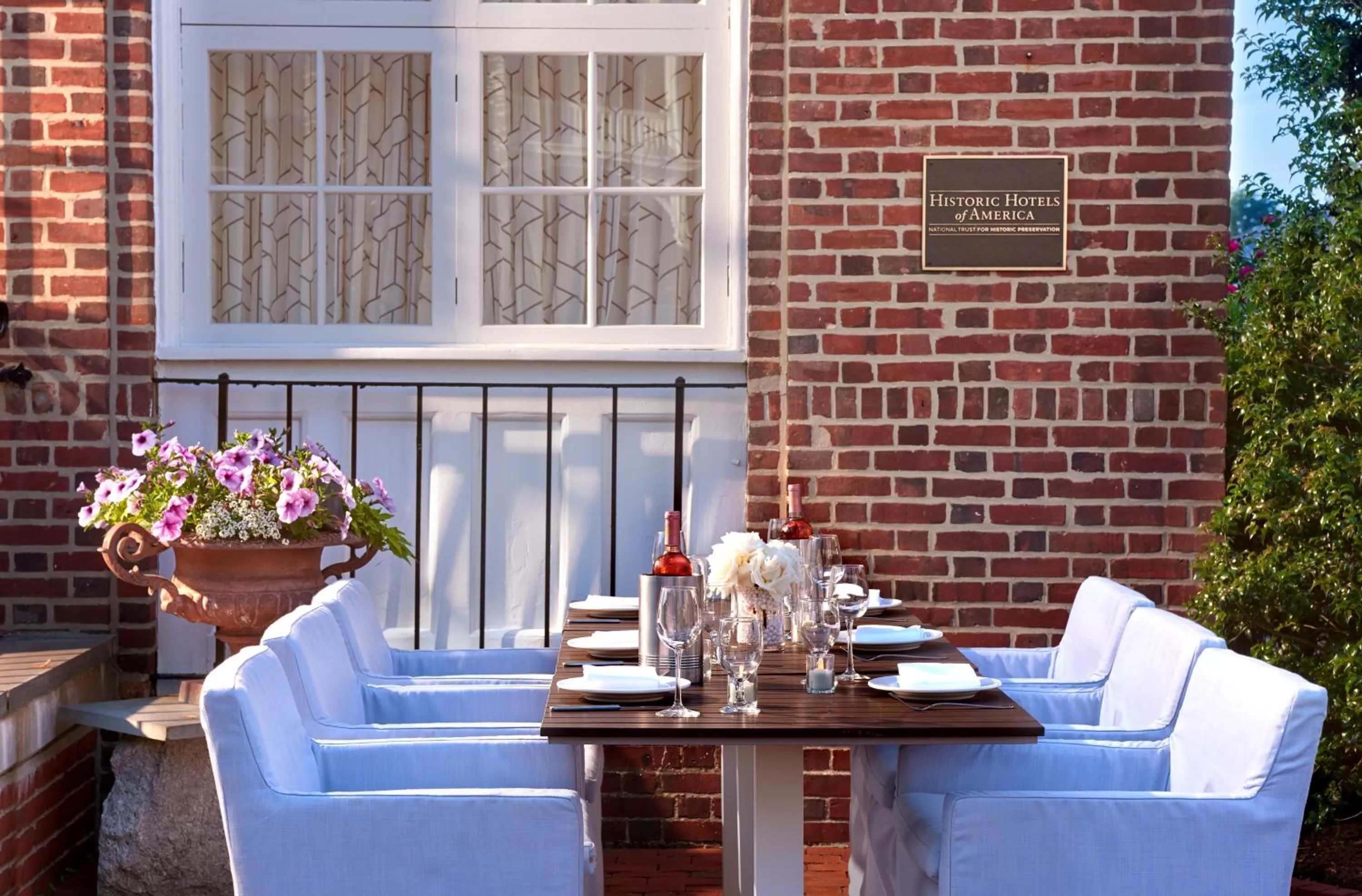 Dining area in Hotel Viking