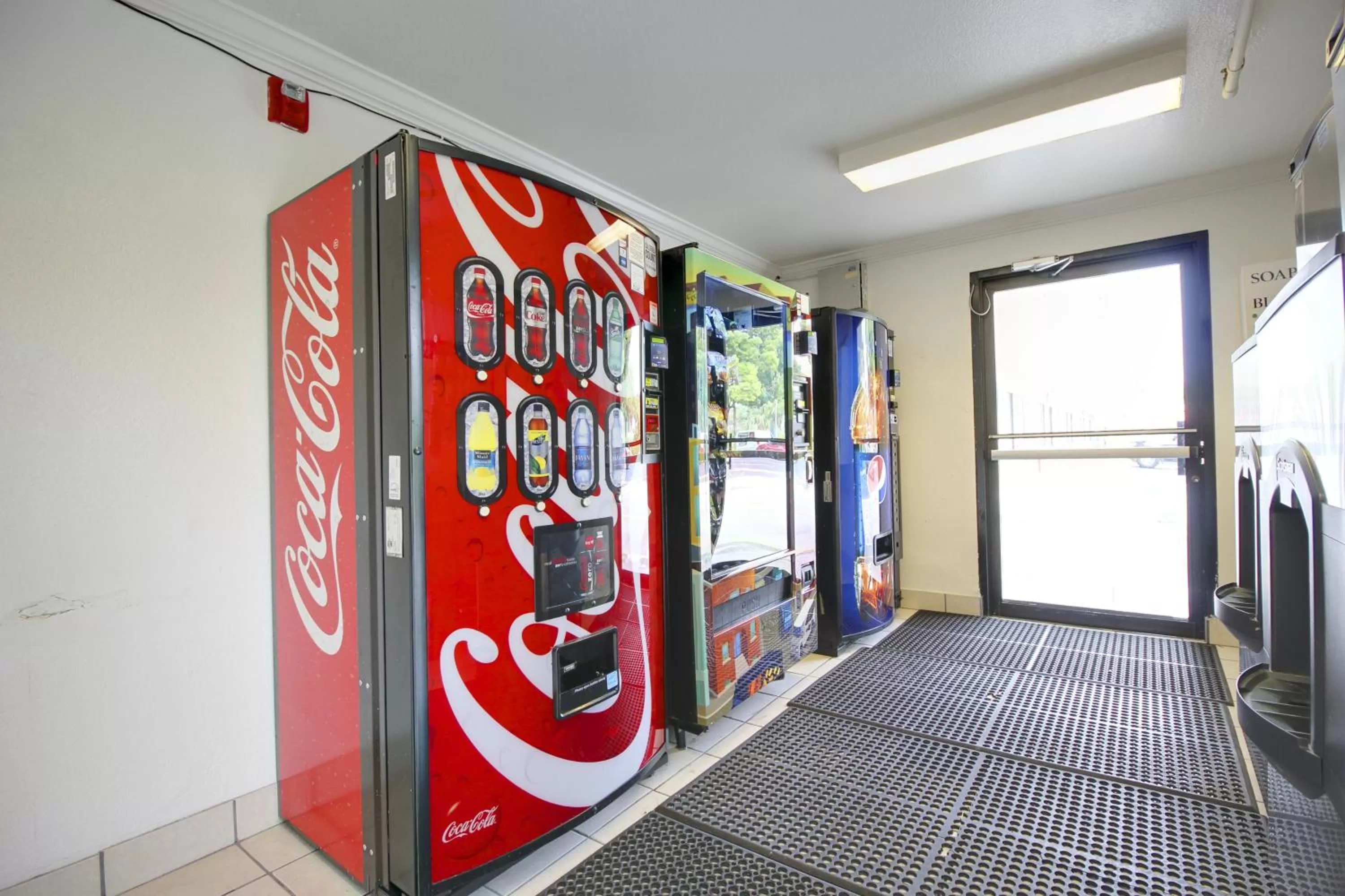 On-site shops in Motel 6-Lantana West Palm Beach, FL