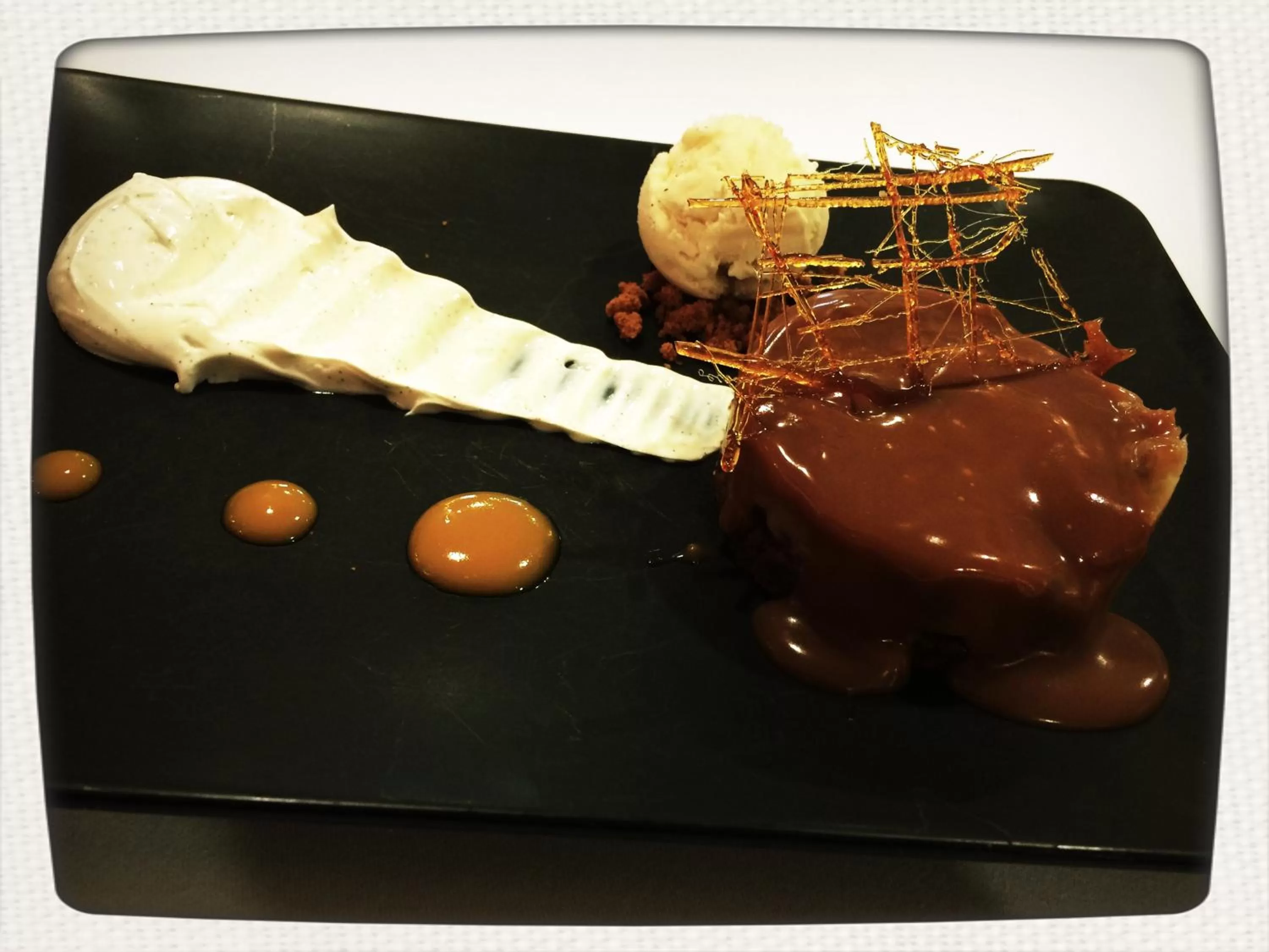 Restaurant/places to eat in Hotel Restaurant Les Capucins