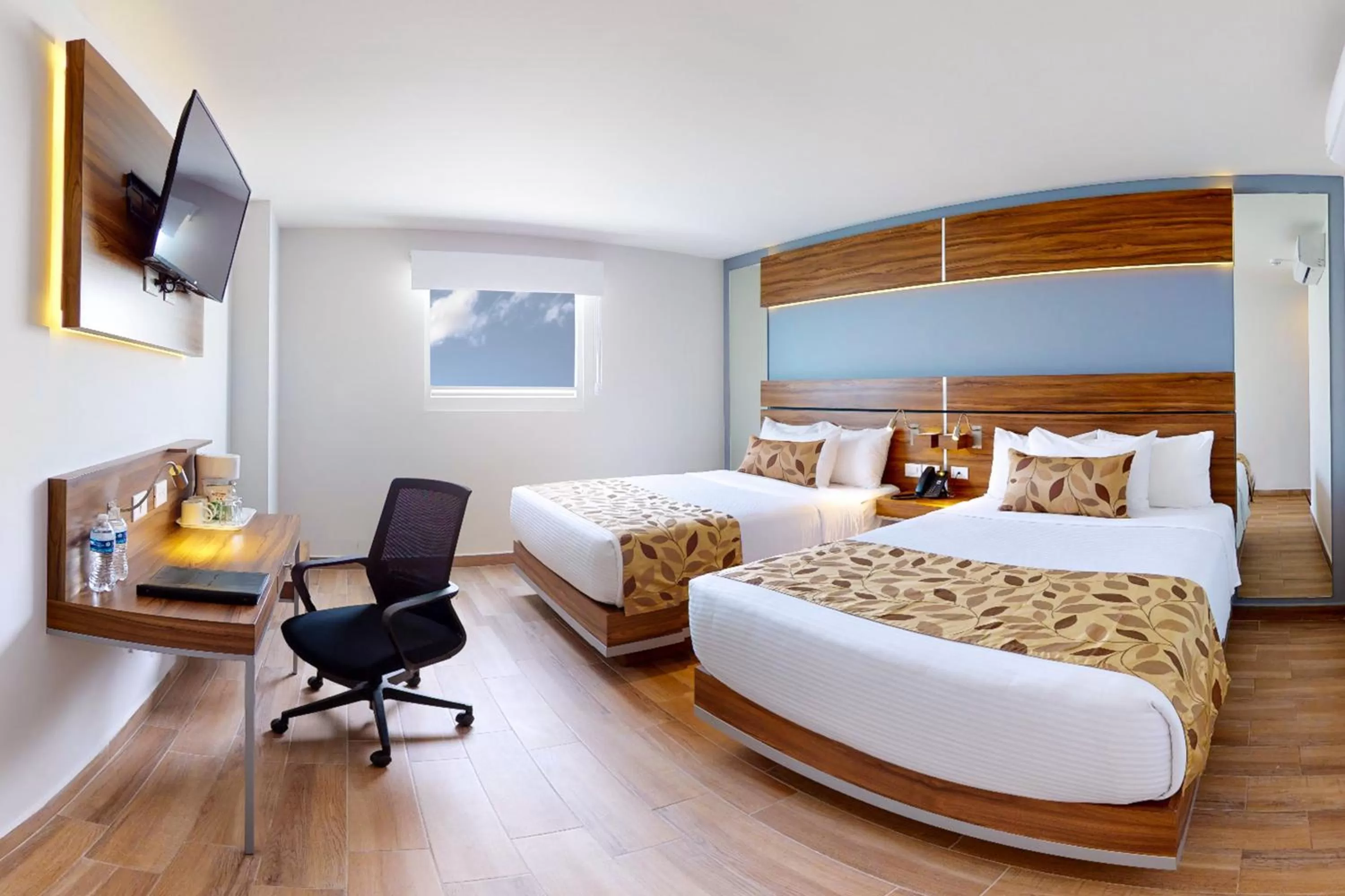 Bedroom, Bed in Sleep Inn Queretaro