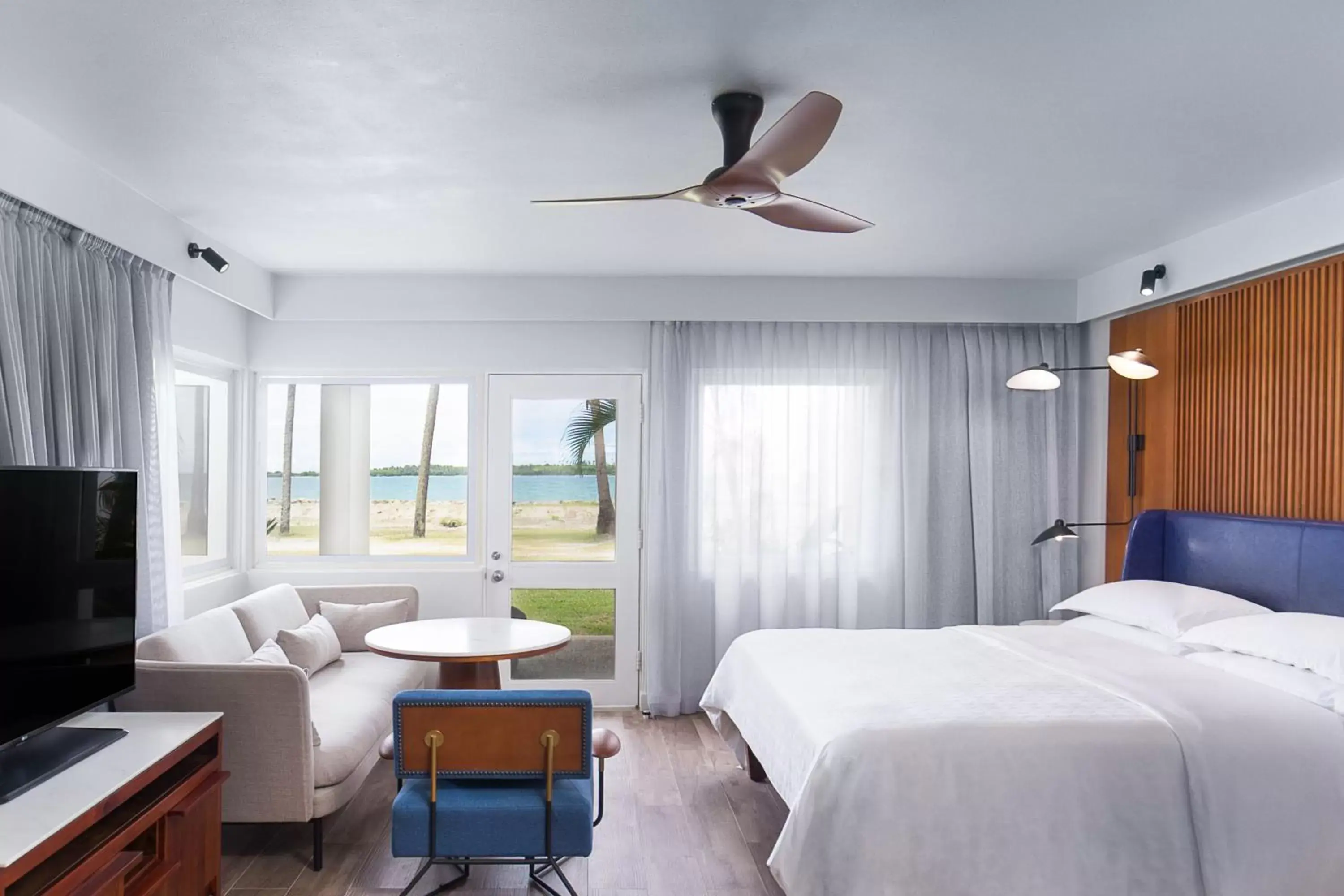 Ocean Front , Guest room, 1 King in Sheraton Fiji Golf & Beach Resort Ocean Front , Guest room, 1 King in Sheraton Fiji Golf & Beach Resort