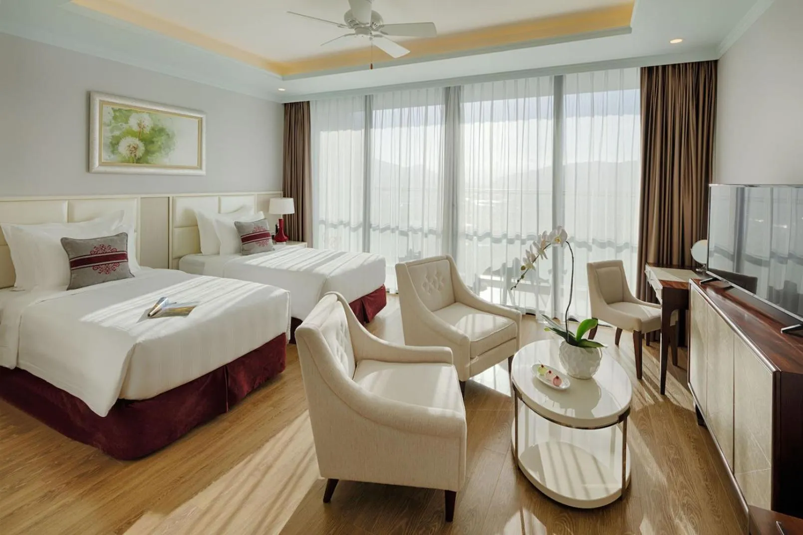 Photo of the whole room, Bed in Vinpearl Beachfront Nha Trang