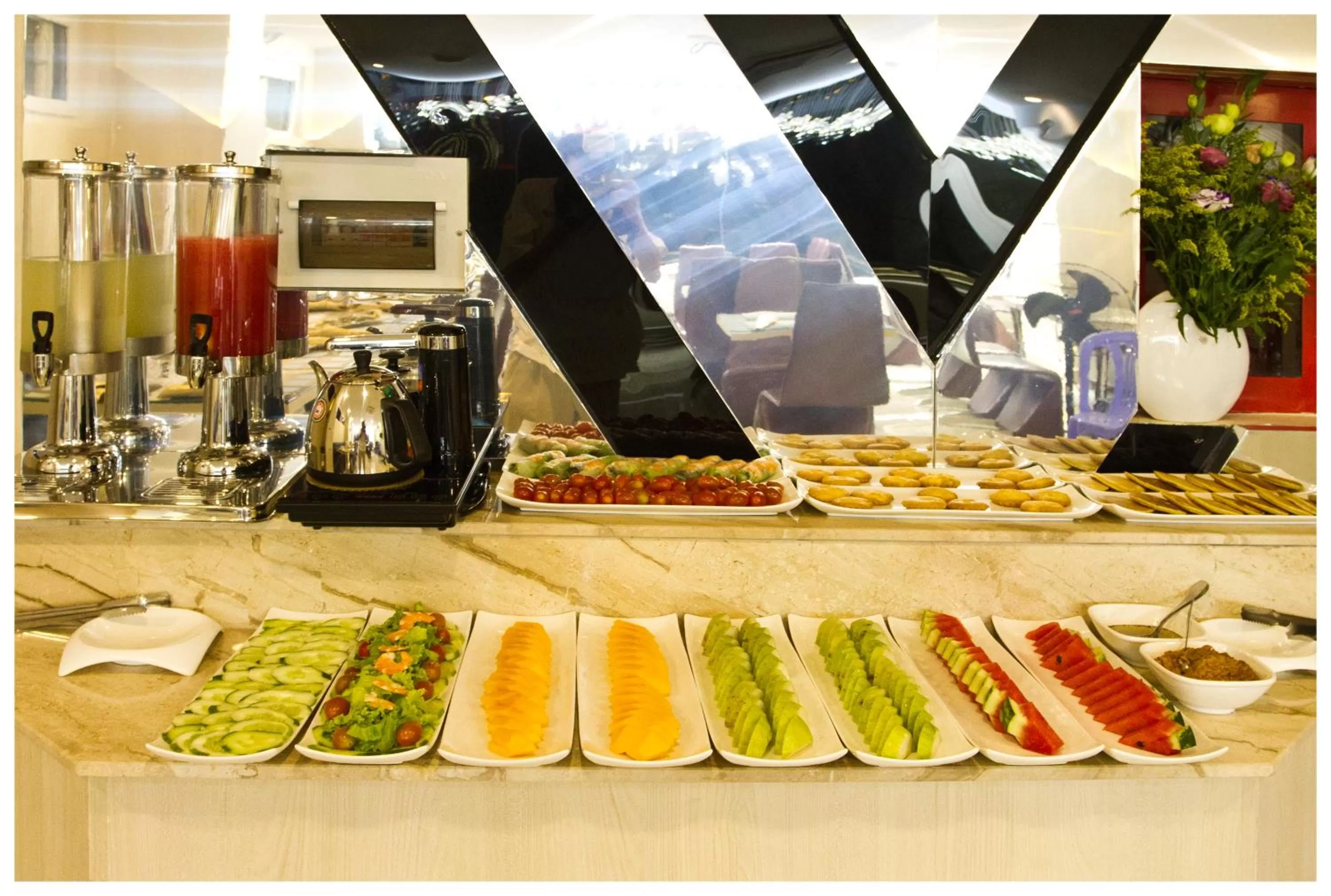 Restaurant/places to eat in New Sun Hotel