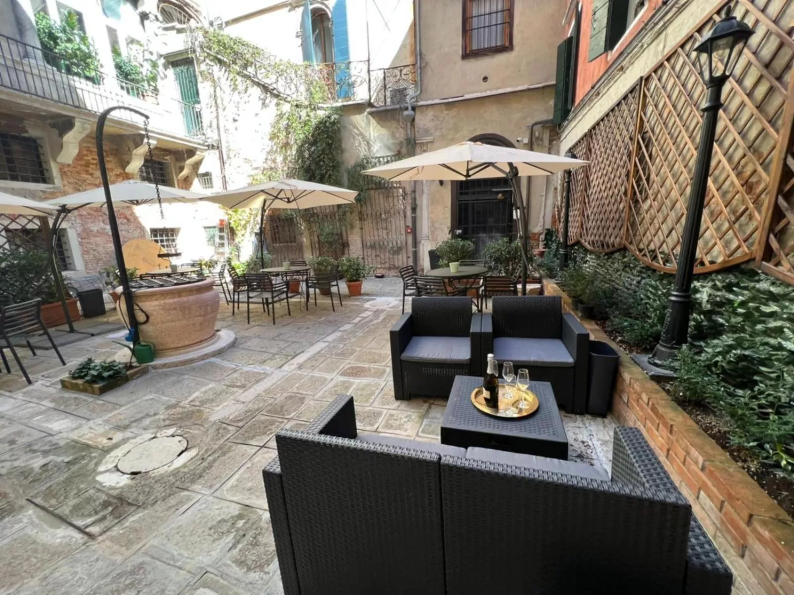 Property building in Corte del Doge di Rialto