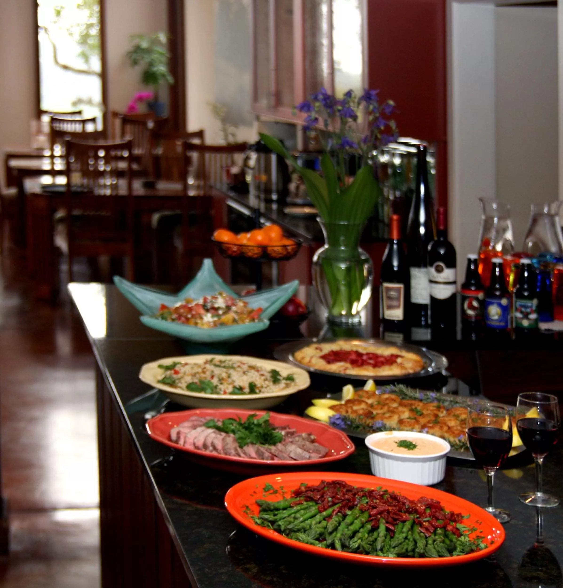 Communal lounge/ TV room in Brewery Gulch Inn & Spa