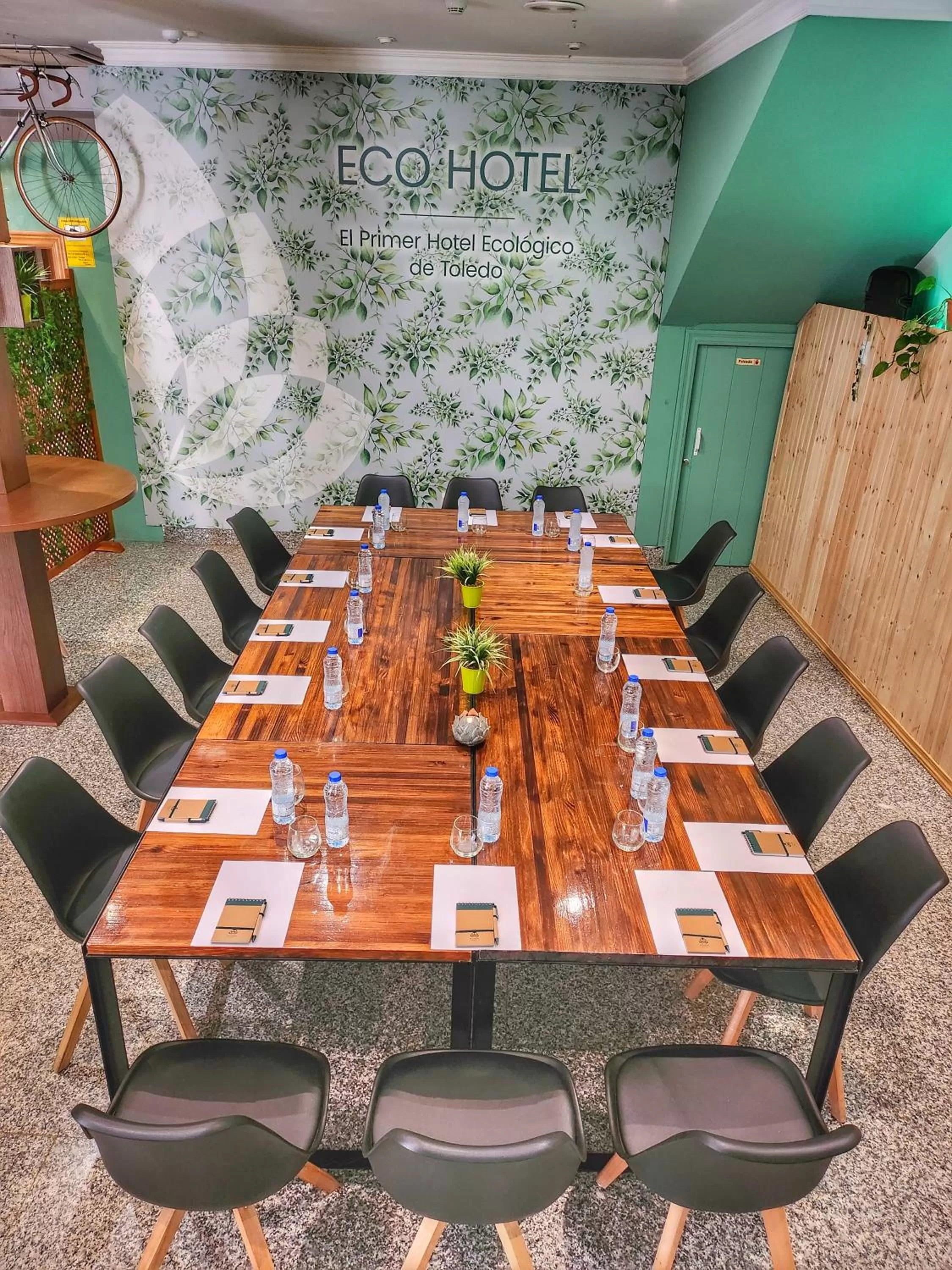 Dining area in Eco Hotel Toledo