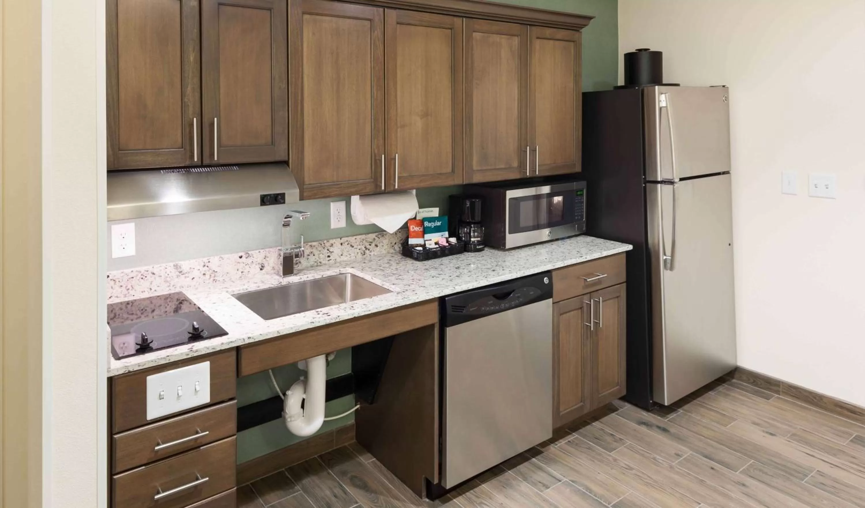 Kitchen or kitchenette in Homewood Suites by Hilton Cape Canaveral-Cocoa Beach