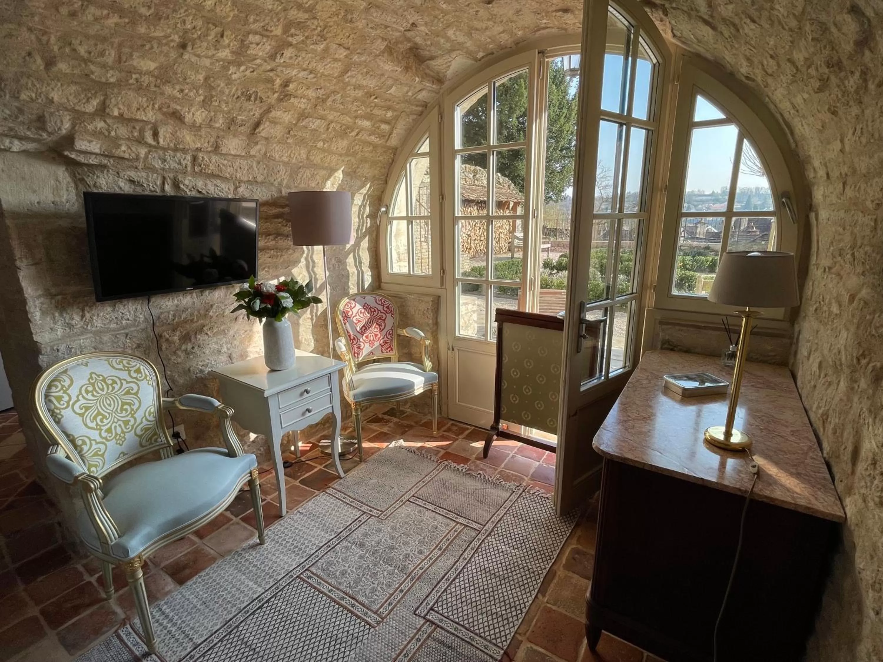 Bedroom, Seating Area in L'Orangerie
