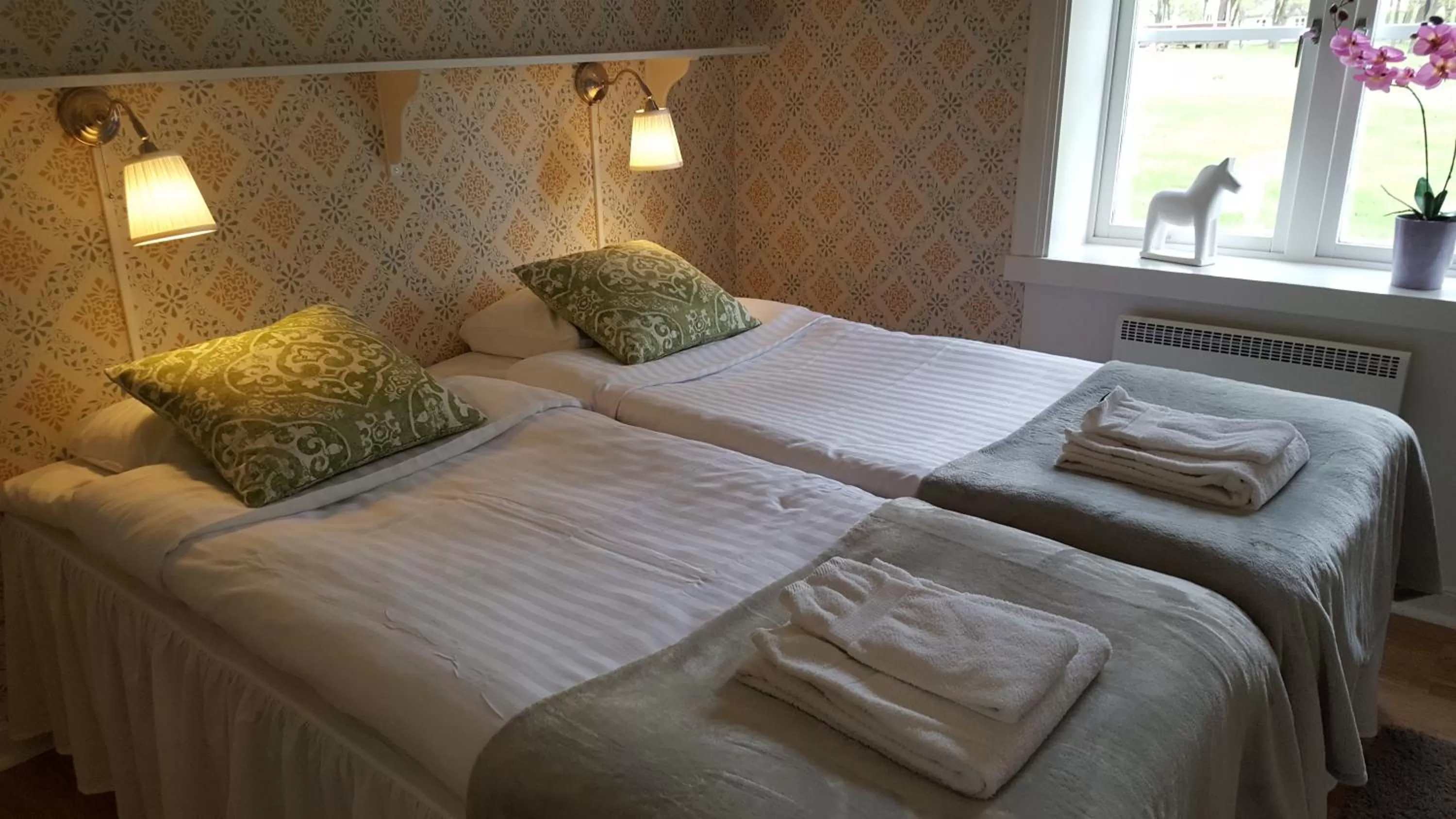 Bed in Långshyttans Brukshotell