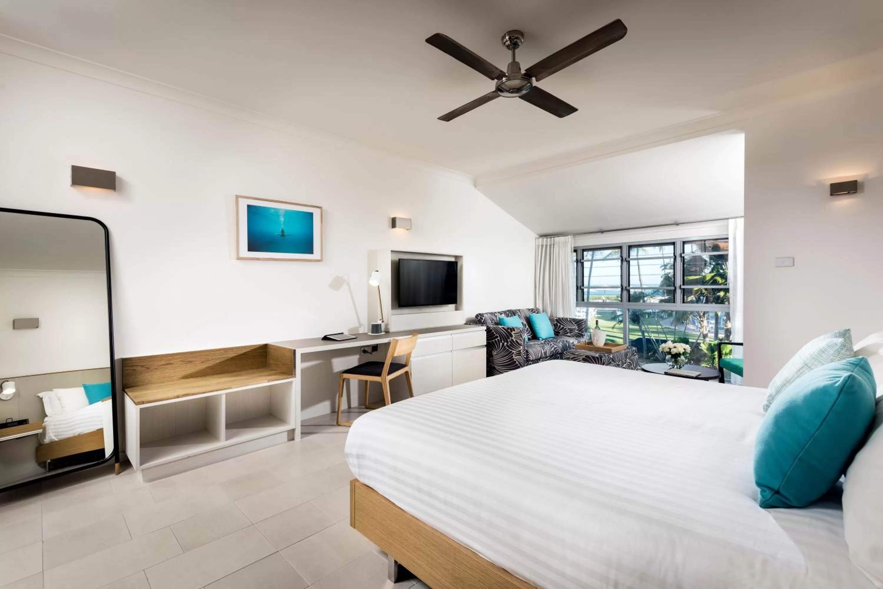 Day, Bed in Mangrove Hotel