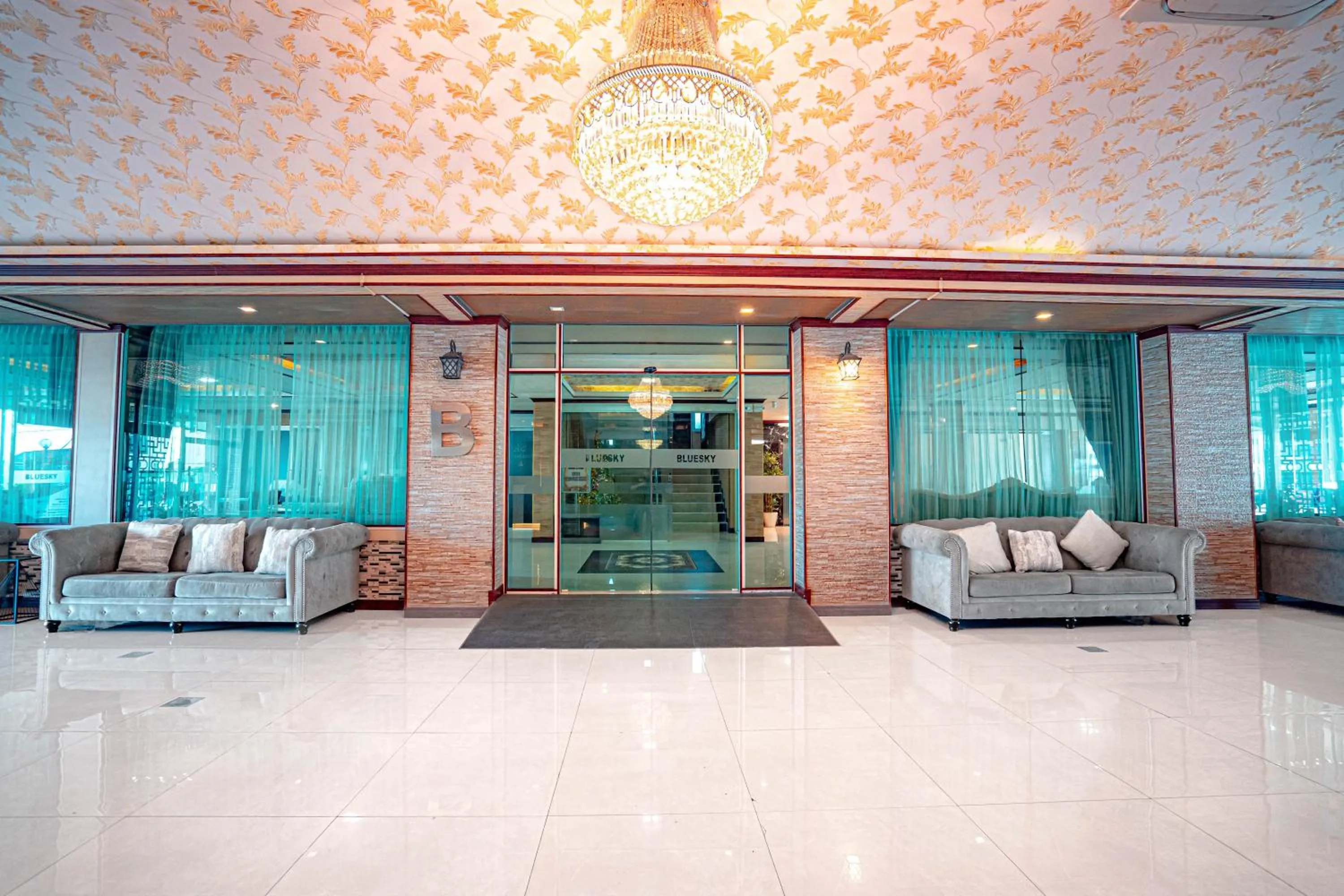 Lobby or reception in Blue Sky Residence Airport
