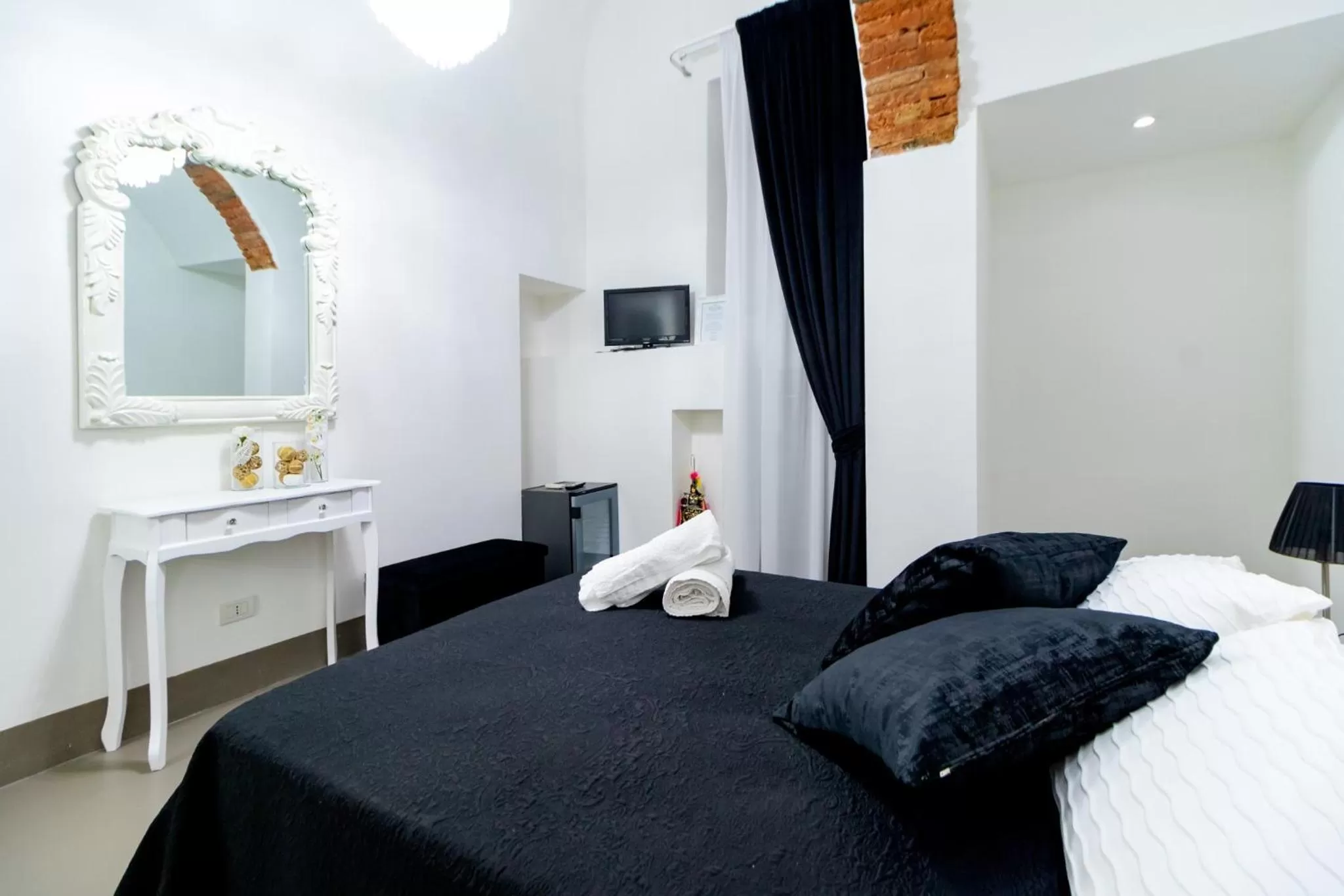 Bedroom, Bed in Pupi e Pupari