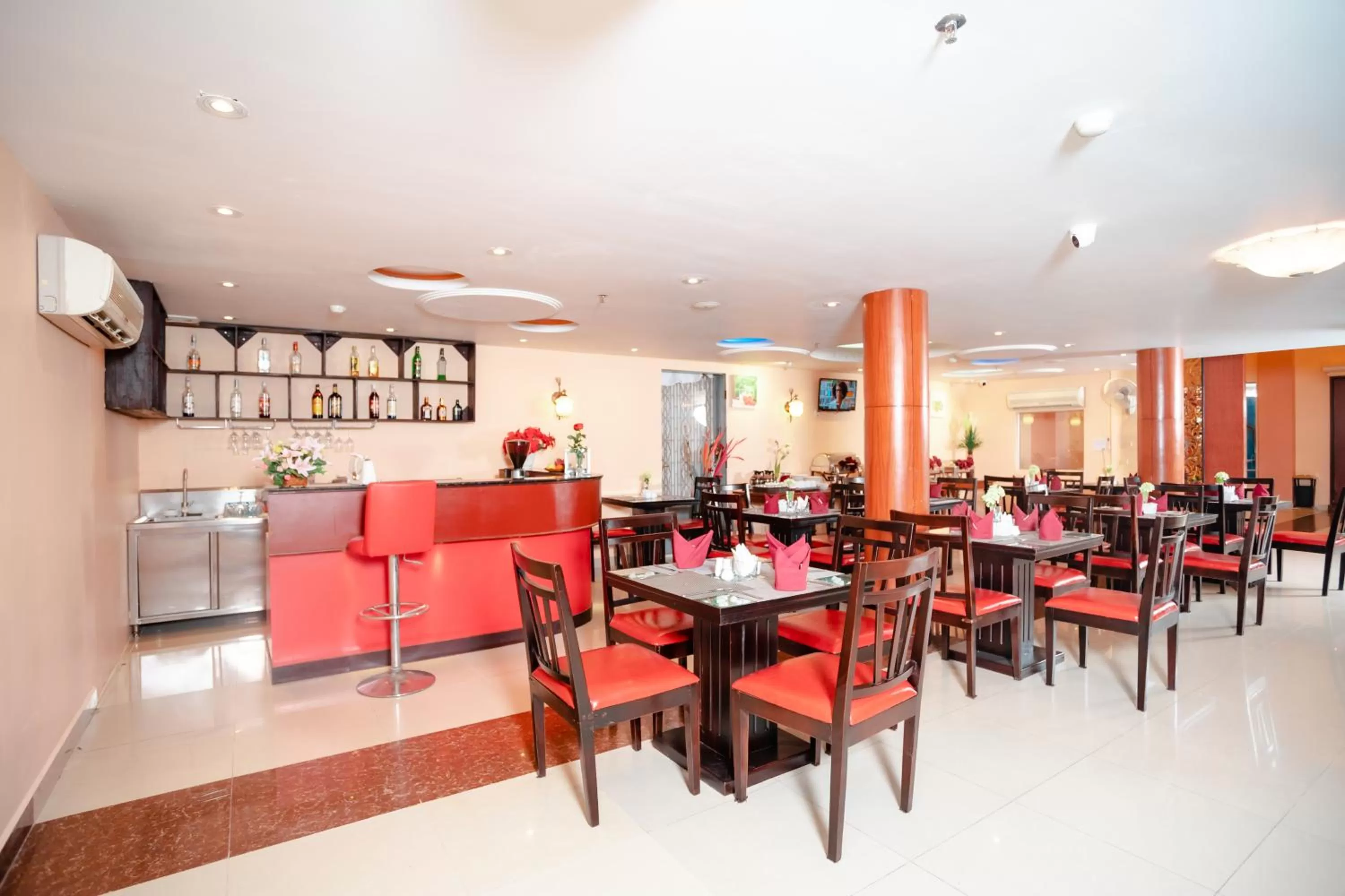 Property building in Silver Mounts Hotel