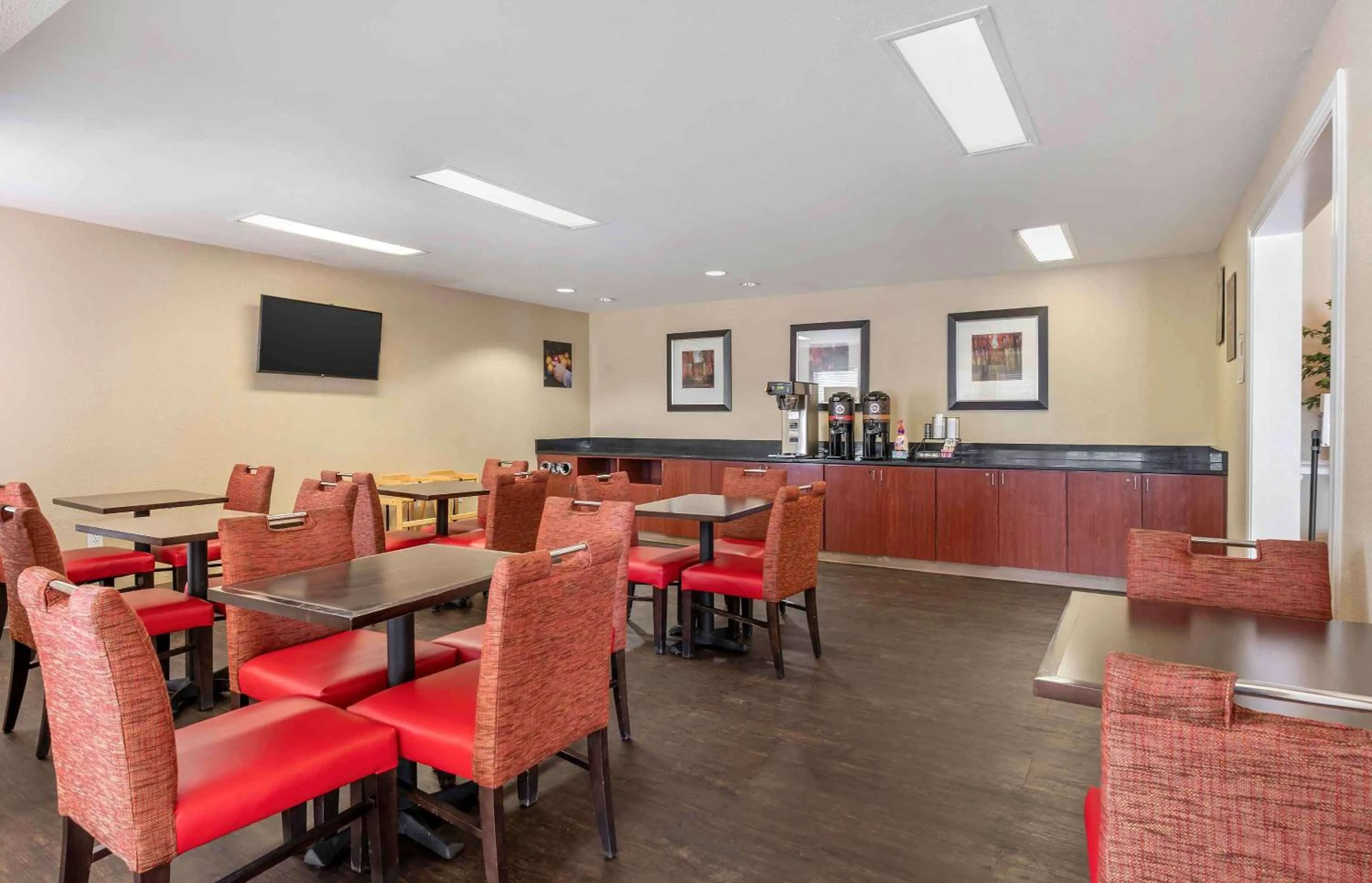 Breakfast in Extended Stay America Suites - Indianapolis - Northwest - I-465
