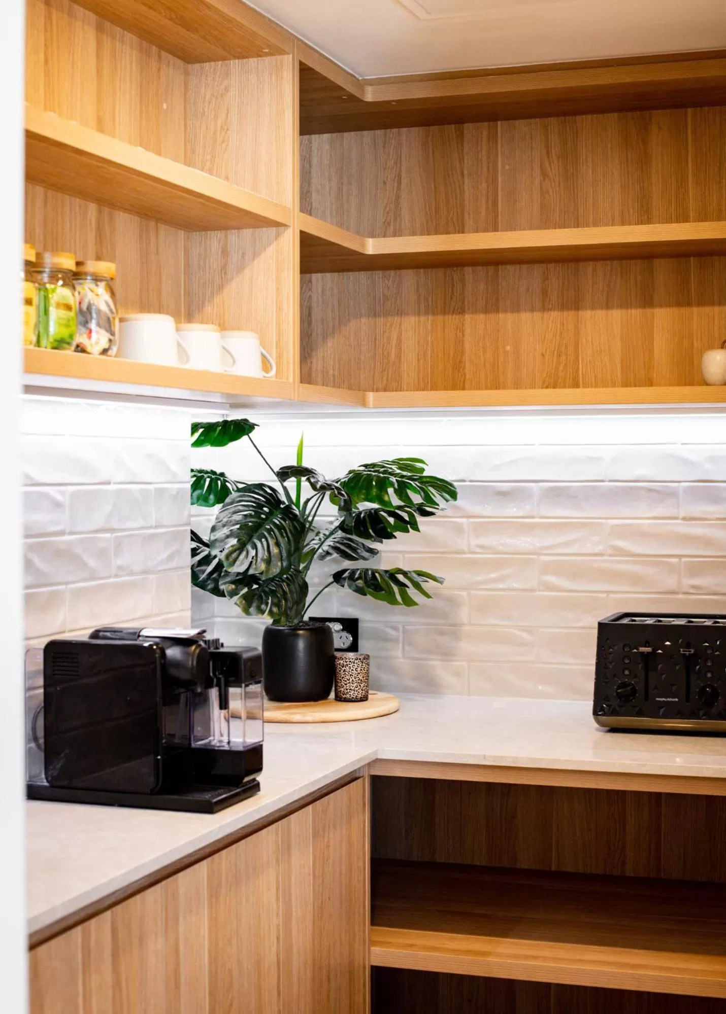 Kitchen or kitchenette in BreakFree Royal Harbour