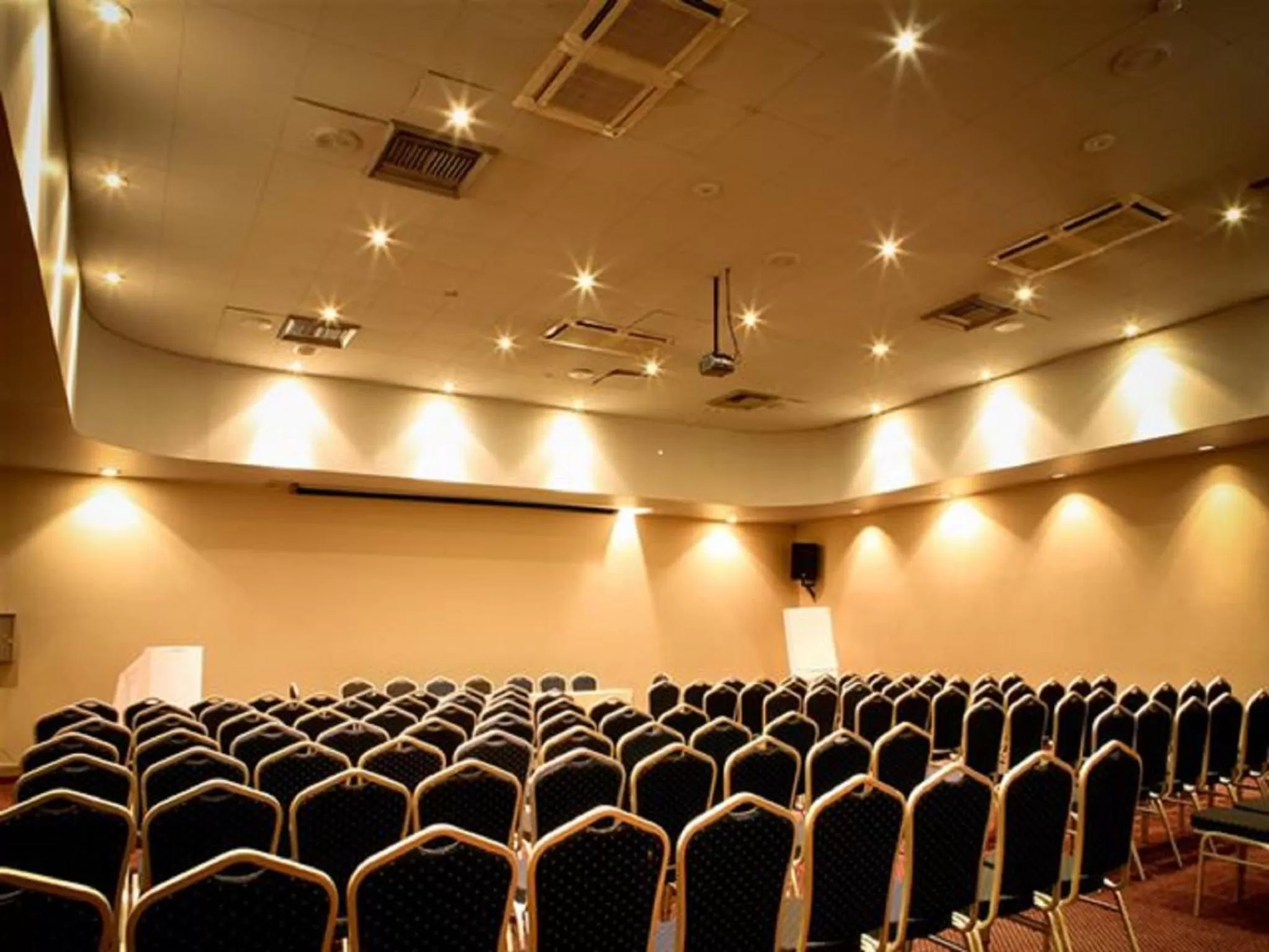 Business facilities in President Hotel